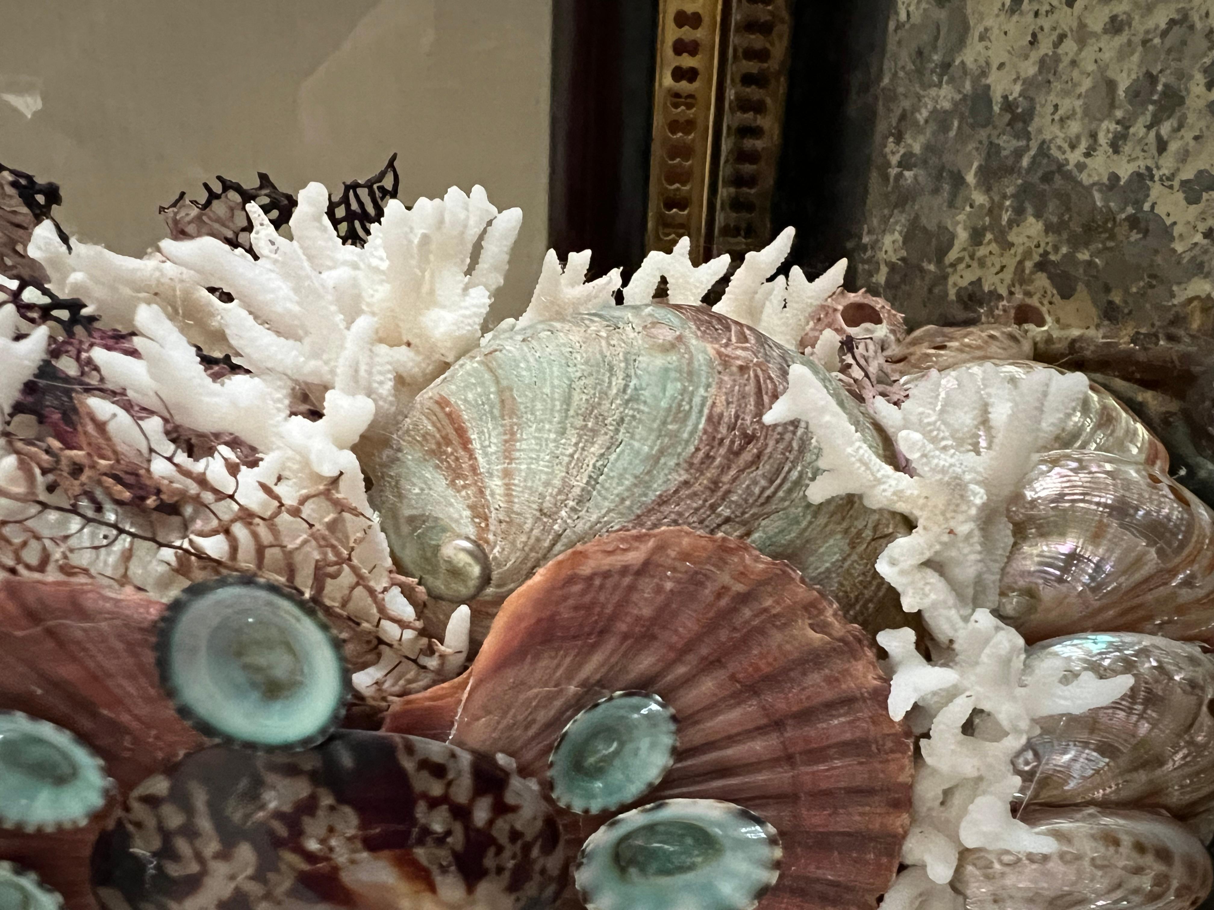 Shell grotto candle, flower holder, for indoor, protected outdoor space. In condizioni Nuovo in vendita a Sullivans Island, SC