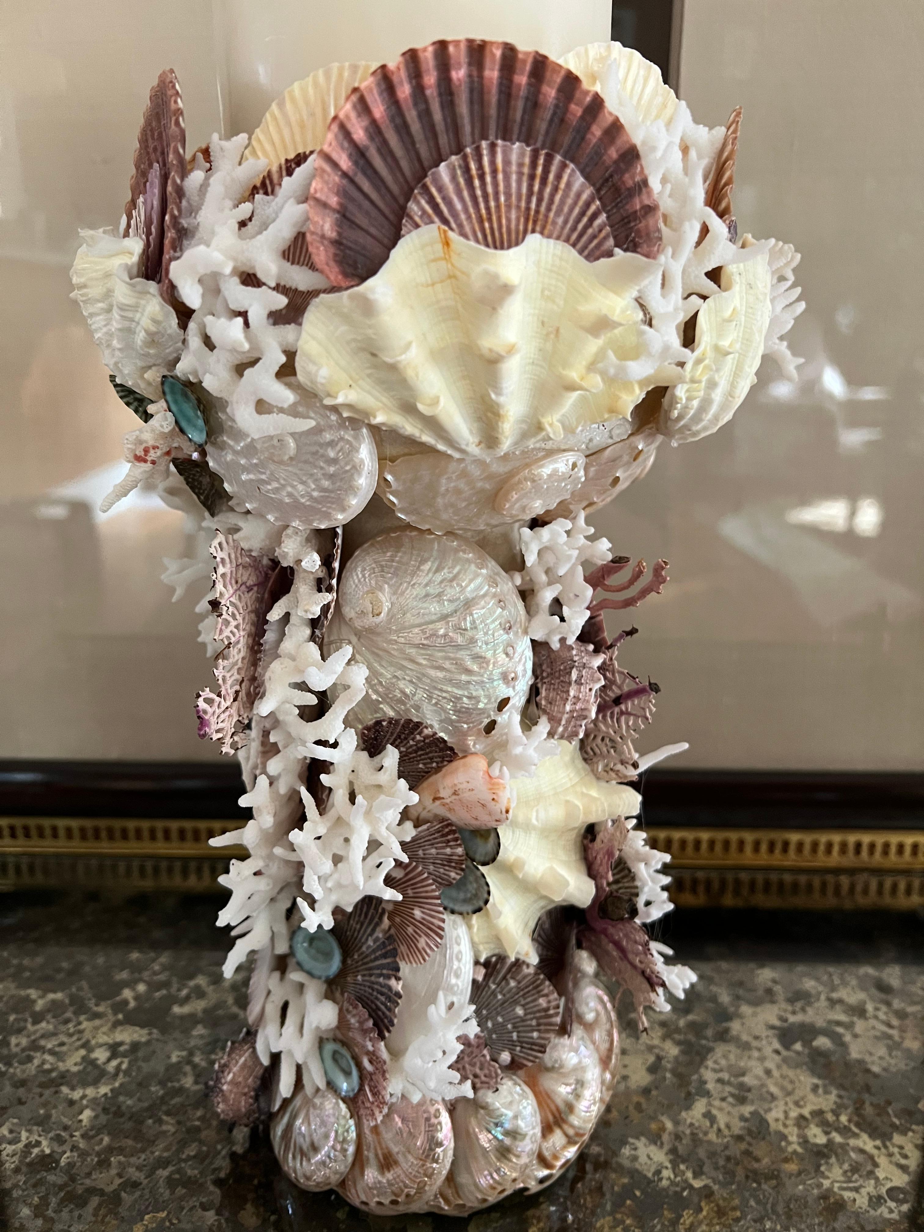 XXI secolo e contemporaneo Shell grotto candle, flower holder, for indoor, protected outdoor space. in vendita