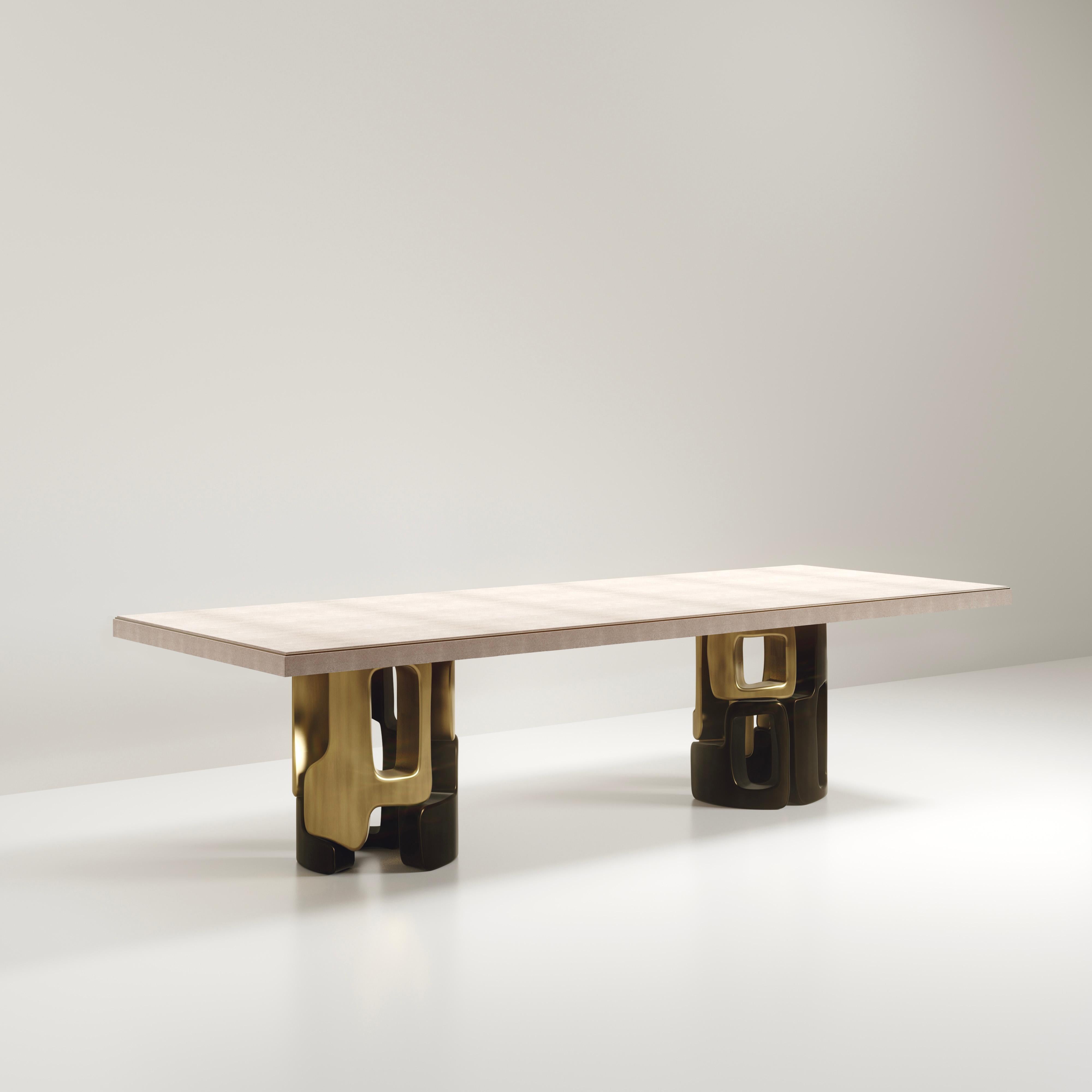 Table de petit déjeuner en marqueterie de coquillages avec détails en laiton patiné en bronze de Kifu Paris en vente 9