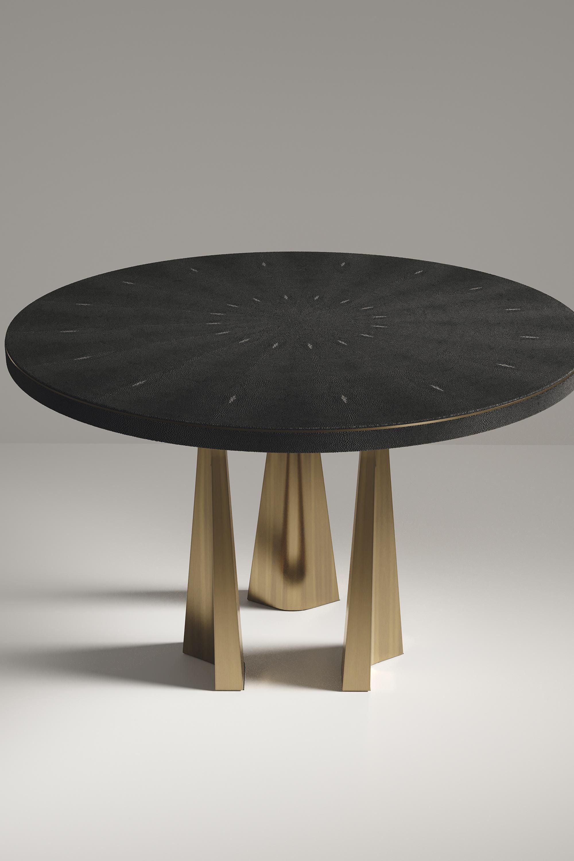 XXI secolo e contemporaneo Tavolo da colazione con intarsio di conchiglie e gambe scultoree in ottone di R&Y Augousti in vendita