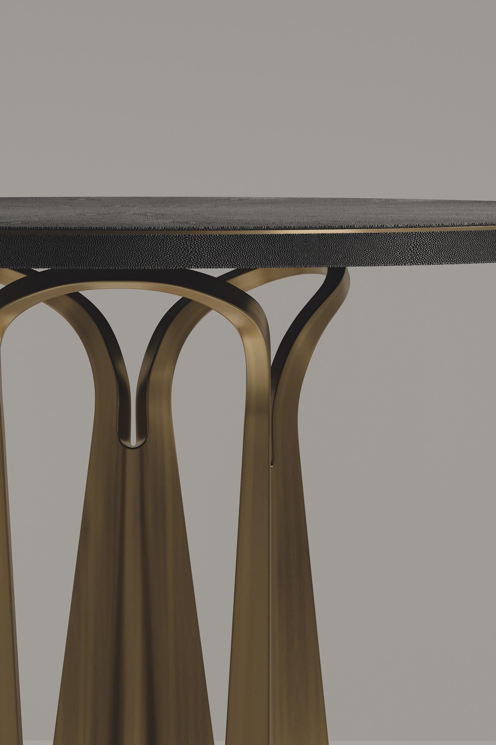 Tavolo da colazione con intarsio di conchiglie e gambe scultoree in ottone di R&Y Augousti in vendita 1