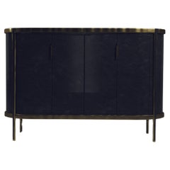 Buffet con intarsio di conchiglie e dettagli in ottone bronzato-patinato di R&Y Augousti