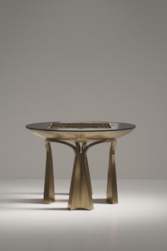 Mesa de juego con incrustaciones de concha y detalles de latón patinado R&Y Augousti