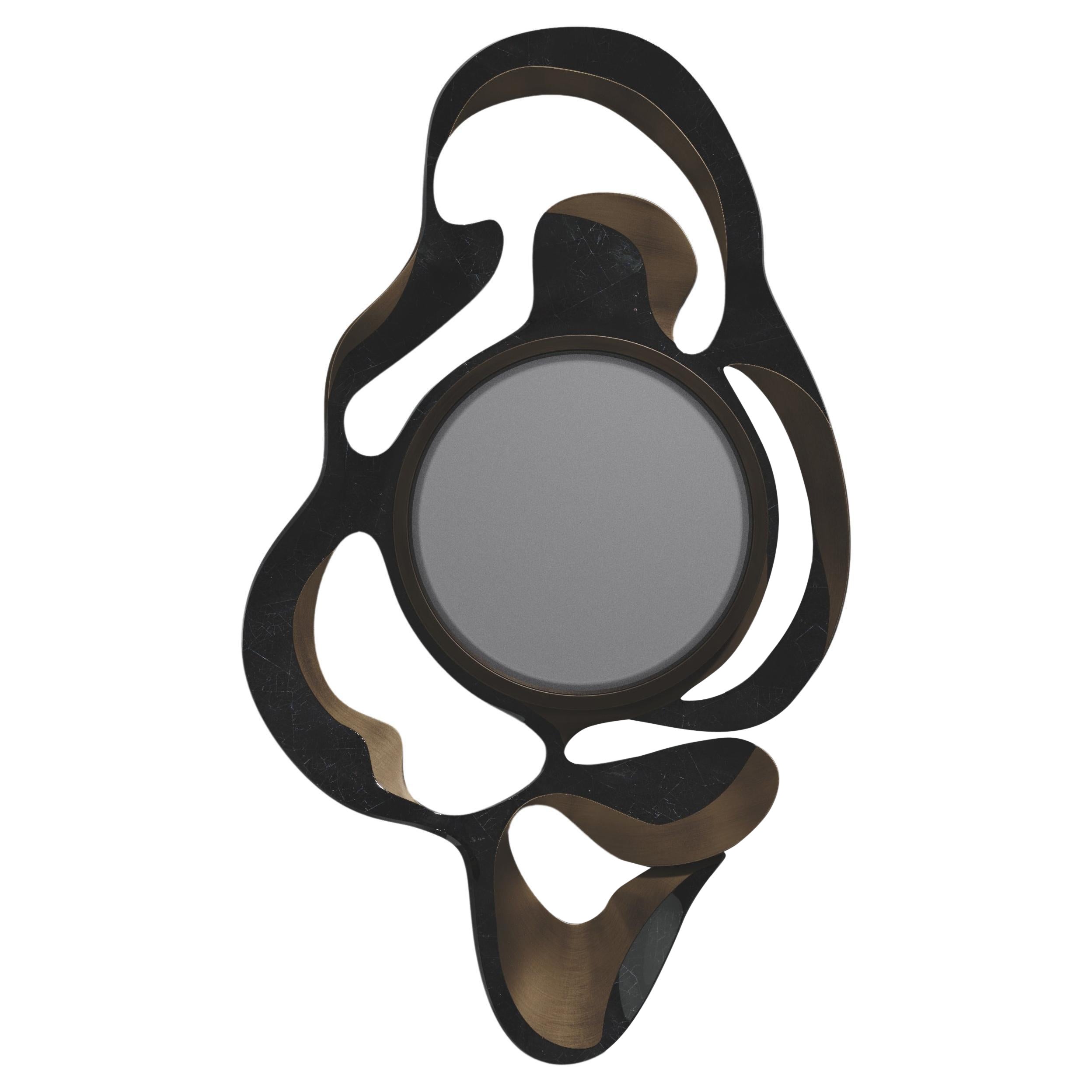 Miroir à incrustation de coquillages avec détails en laiton patiné par Kifu Paris