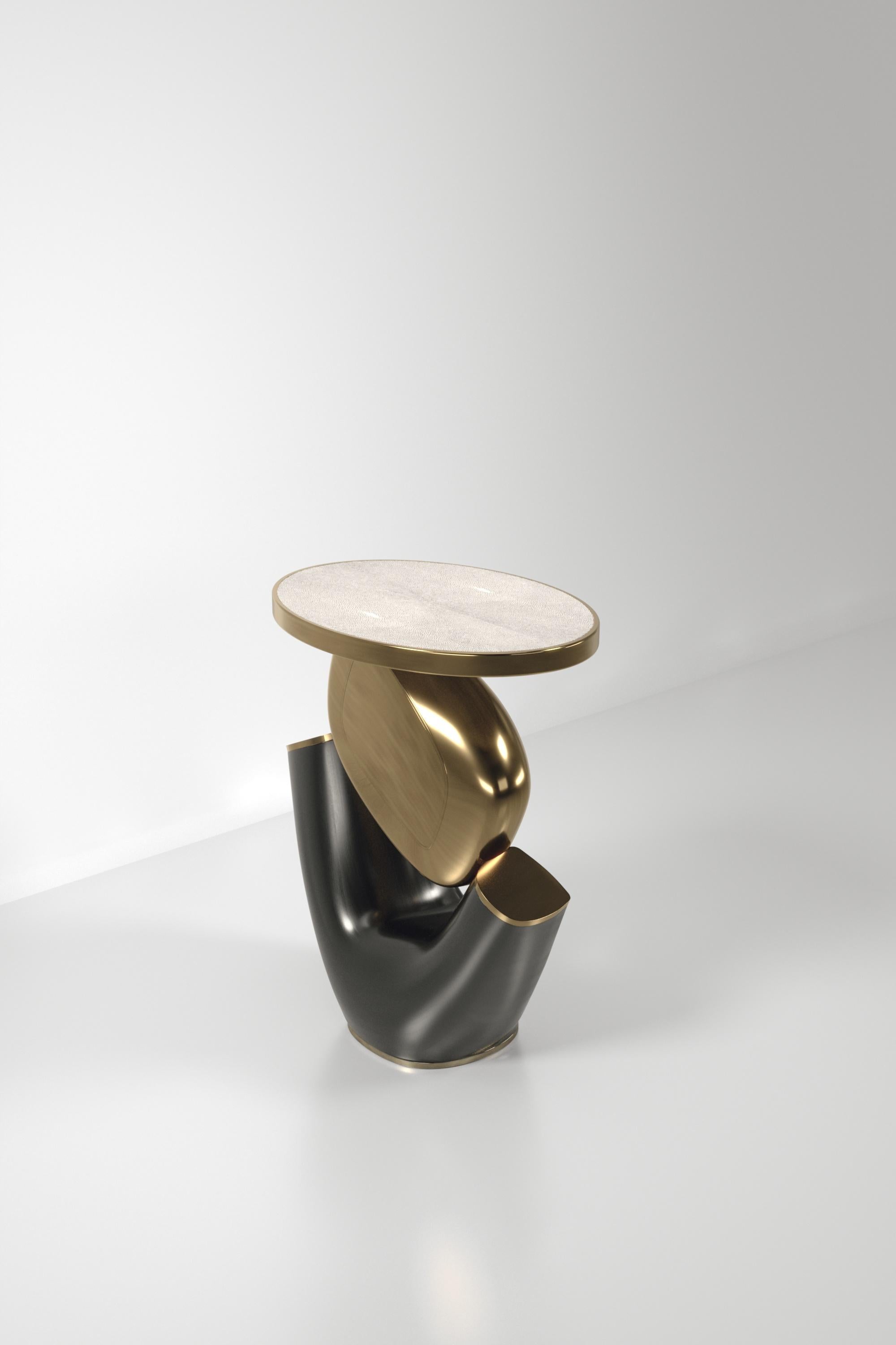 Table d'appoint incrustée de coquillages avec base sculpturale en laiton patiné par R&Y Augousti en vente 5