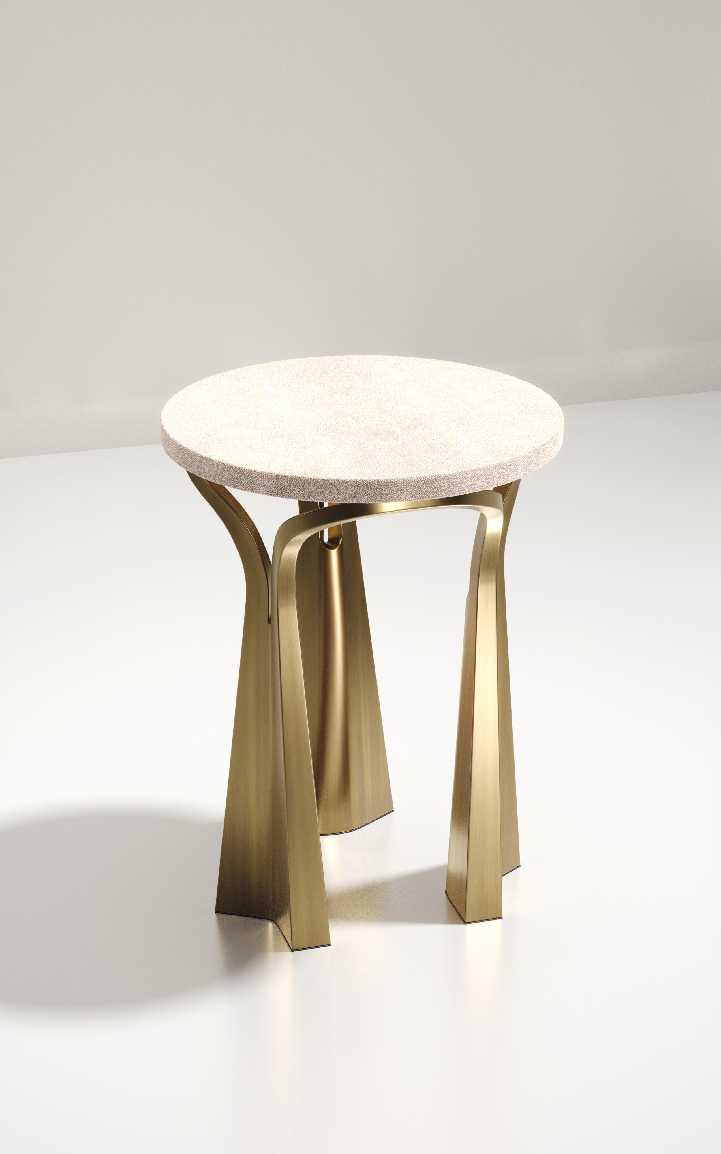 Beistelltisch mit Muschel-Intarsien und skulpturalen Bronze-Patina-Messingbeinen von R&Y Augousti im Angebot 6