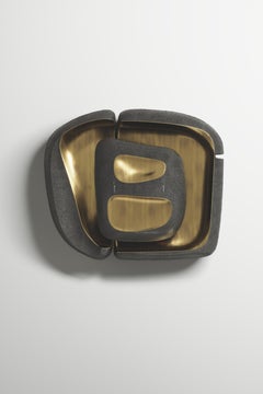 Applique a conchiglia intarsiata con dettagli in ottone patinato di R & Y Augousti