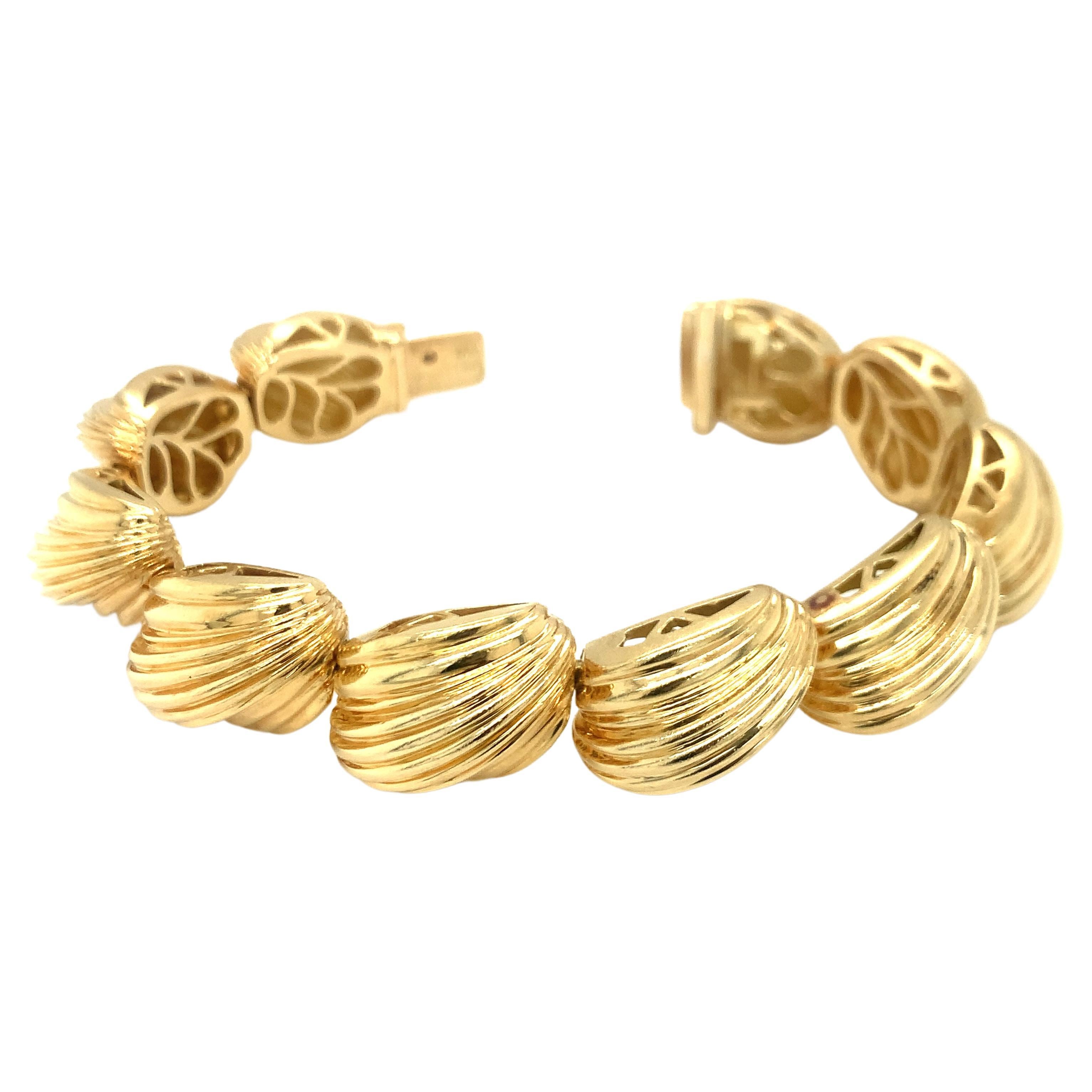 Shell Link 18K Yellow Gold Bracelet by Hammerman Brothers For Sale