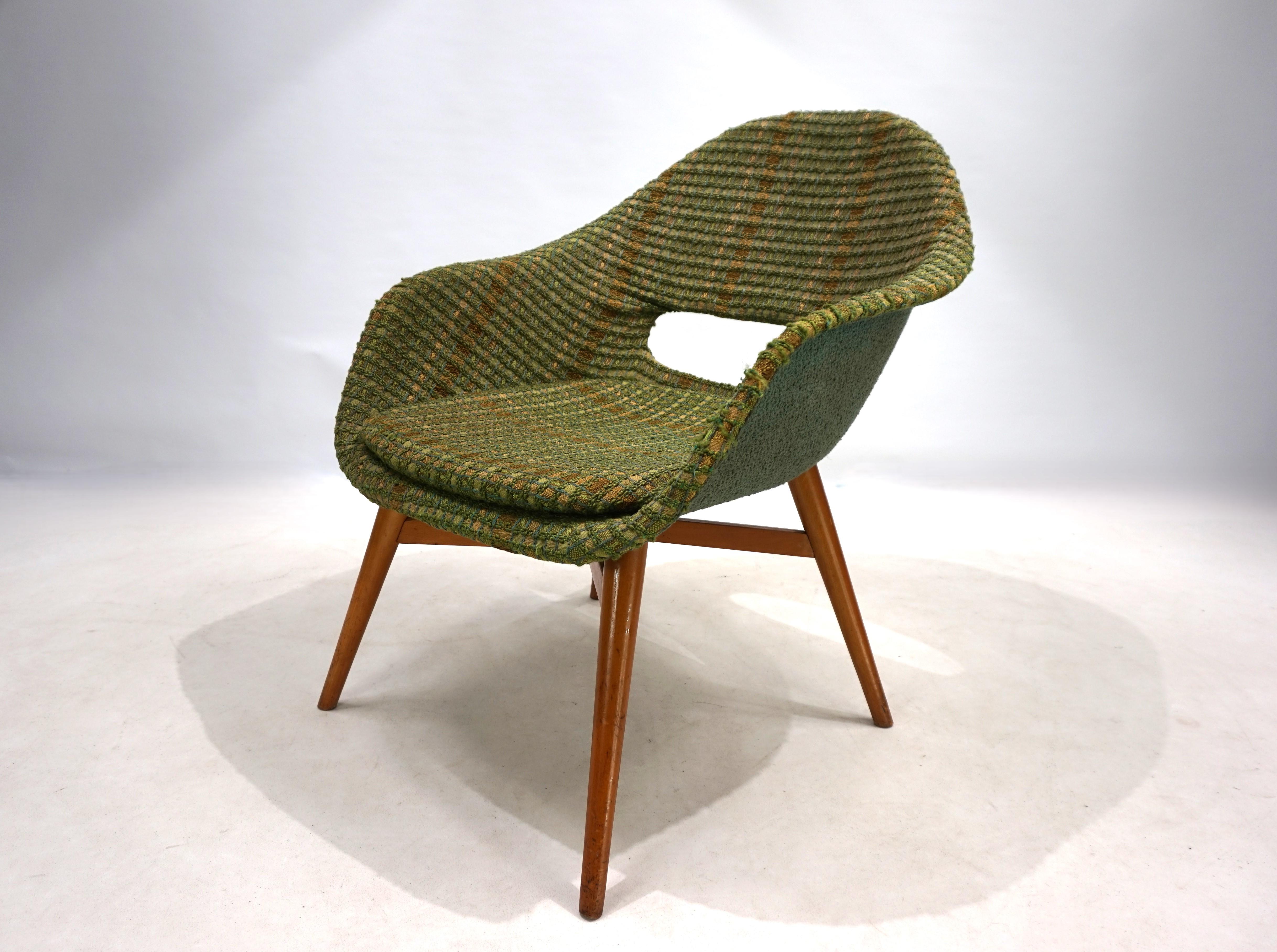 Shell lounge chair by Miroslav Navratil for Vertex, 1960 For Sale 5