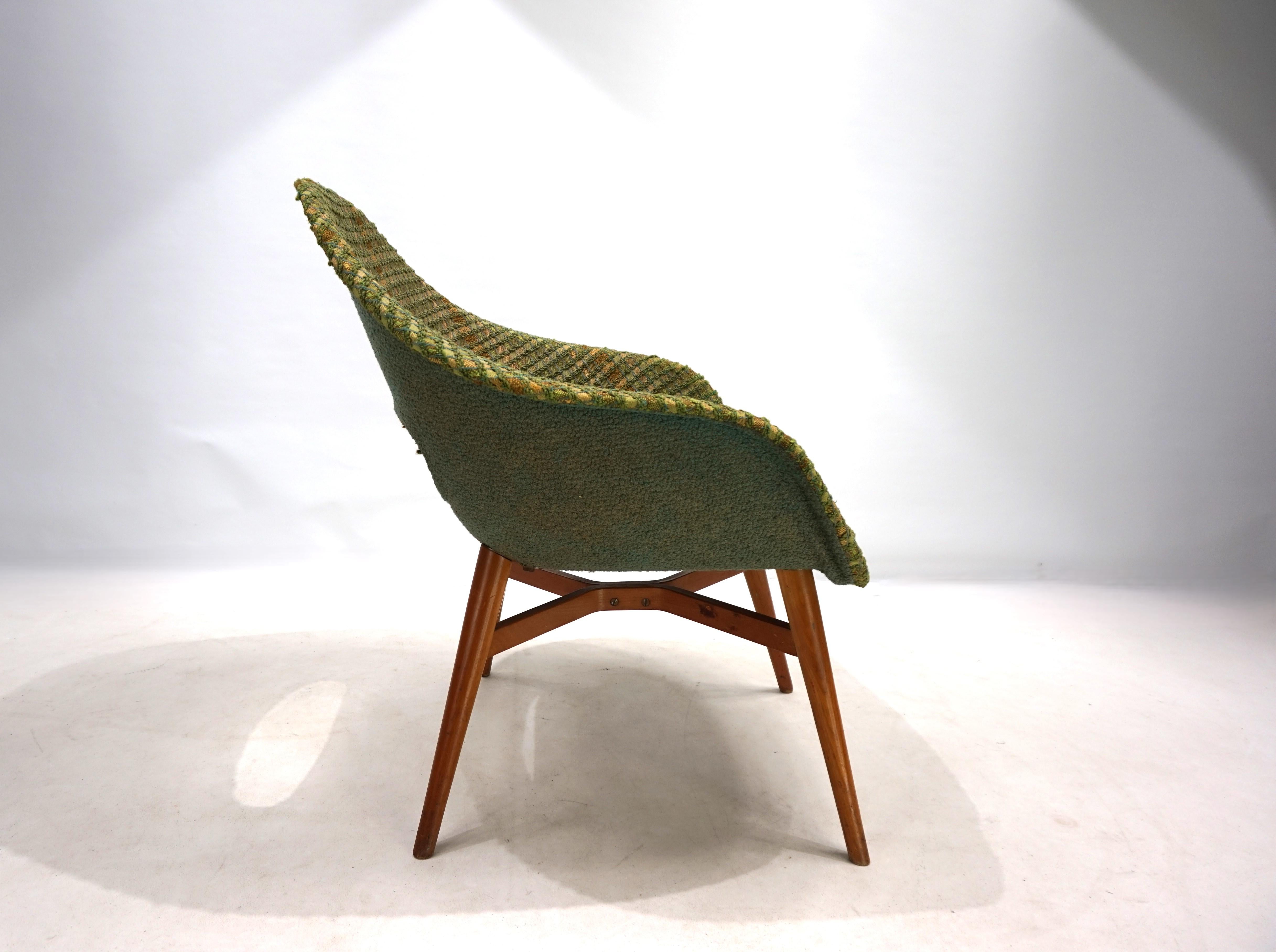 Shell lounge chair by Miroslav Navratil for Vertex, 1960 For Sale 6