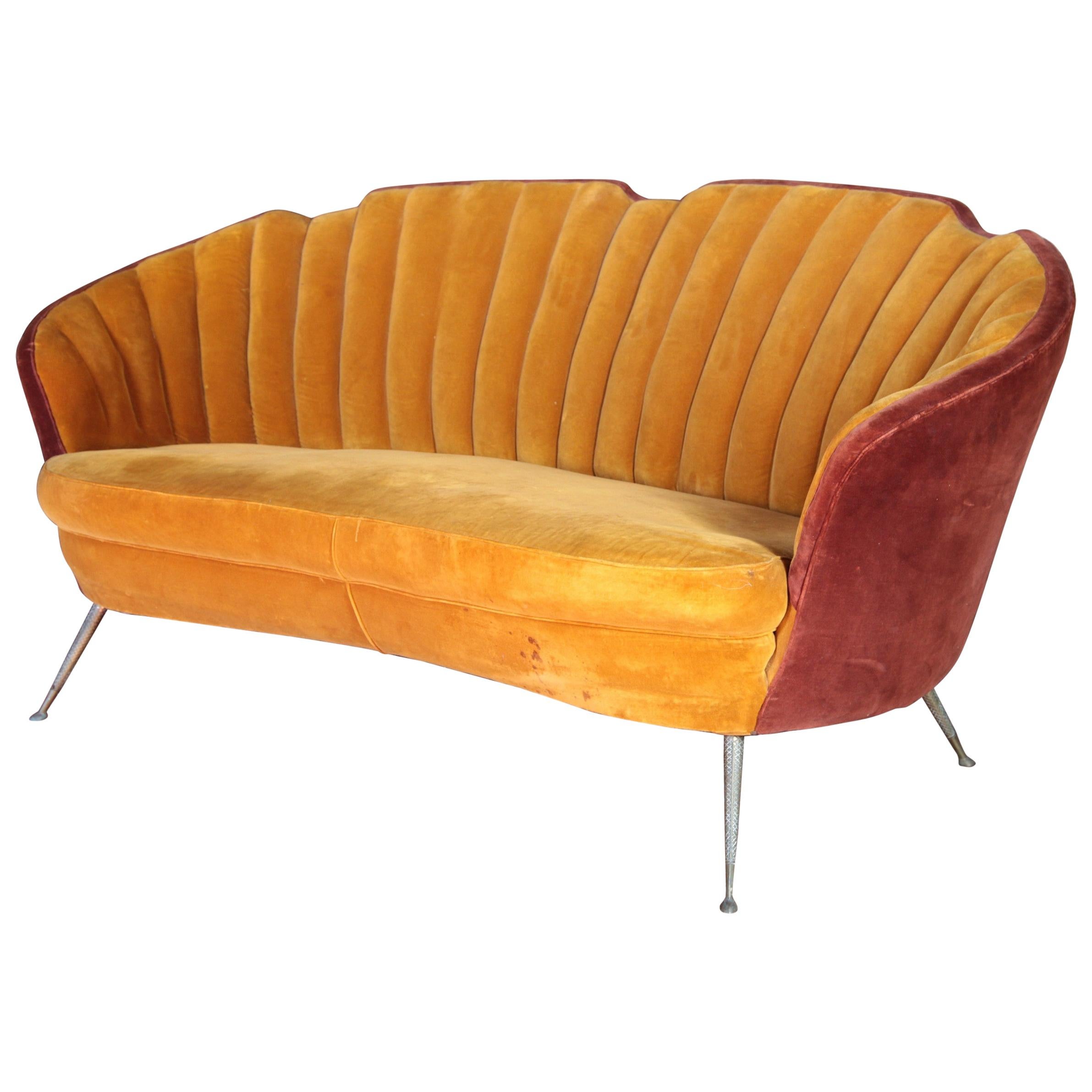 Shell Midcentury Curved Sofa, Brass Cast Feet, Original Velvet, Casa e Giardino For Sale