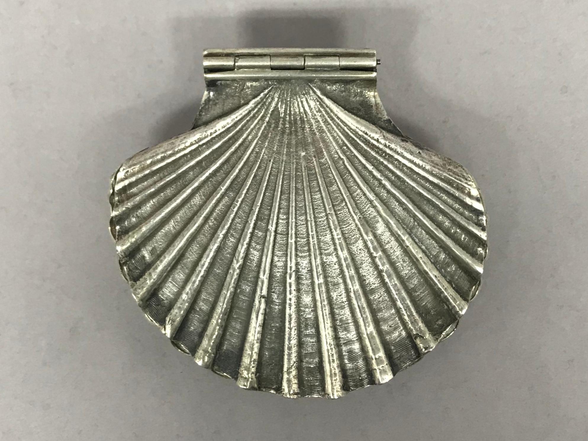 Shell Paper Clamp in Italian Sterling Silver For Sale 3