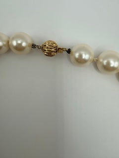 Shell Pearl necklace 14KT gold 16" white pearl necklace