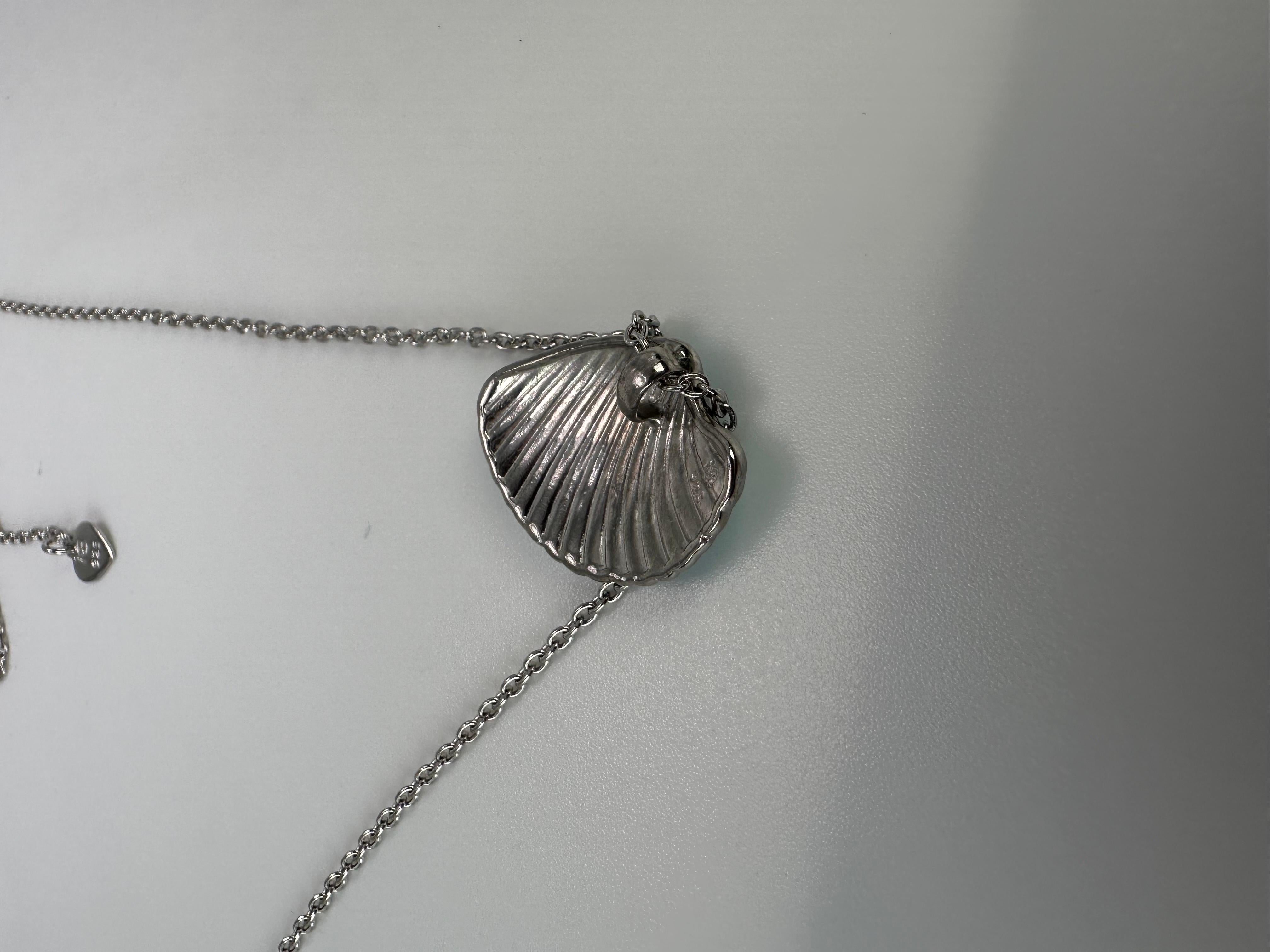 Shell pendant necklace 925 ss silver pendant necklace sea In New Condition For Sale In Jupiter, FL