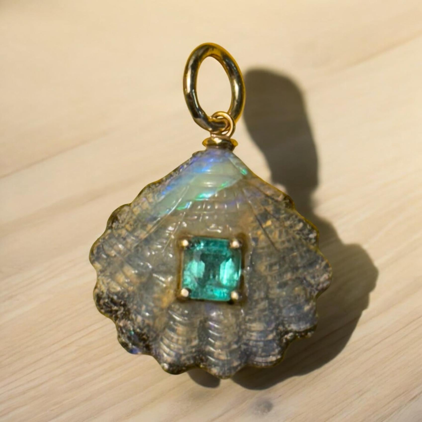 Ciondolo a forma di ciondolo di  OPALE AUSTRALIANO ED EMERALDO con ORO 14K 5
