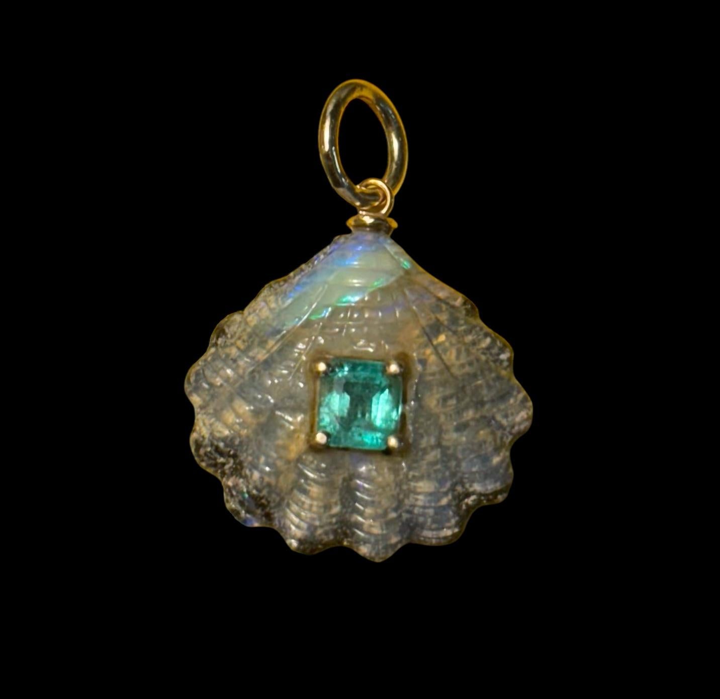 Taglio misto Ciondolo a forma di ciondolo di  OPALE AUSTRALIANO ED EMERALDO con ORO 14K