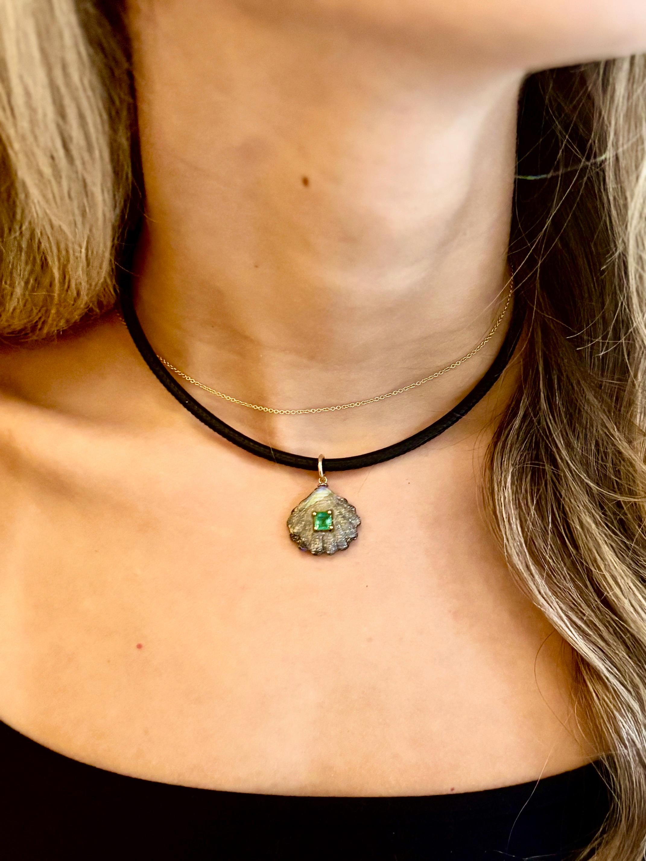 Ciondolo a forma di ciondolo di  OPALE AUSTRALIANO ED EMERALDO con ORO 14K 1