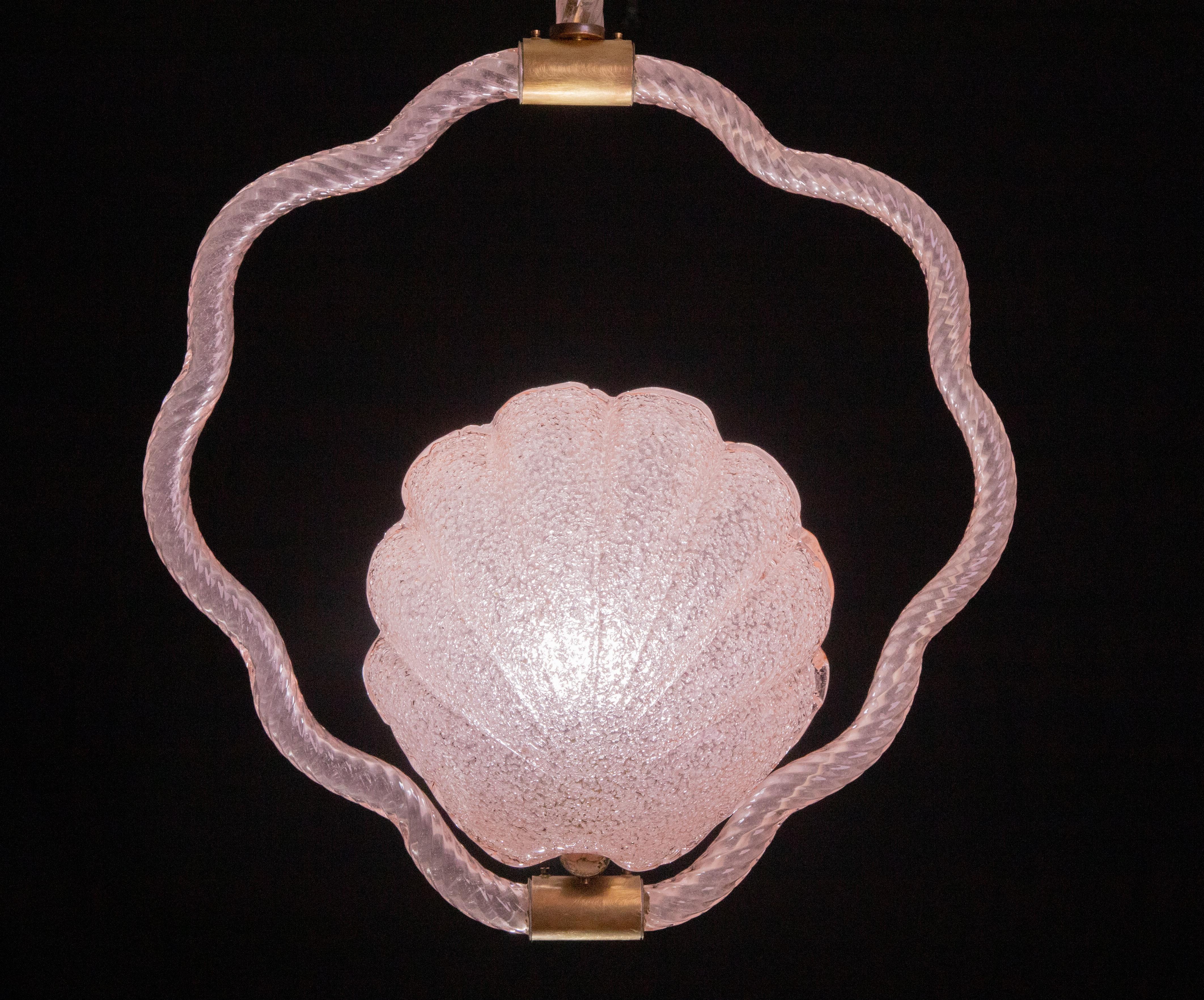 Milieu du XXe siècle Lustre en verre de Murano rose coquillage de Barovier e Toso, années 1940 en vente