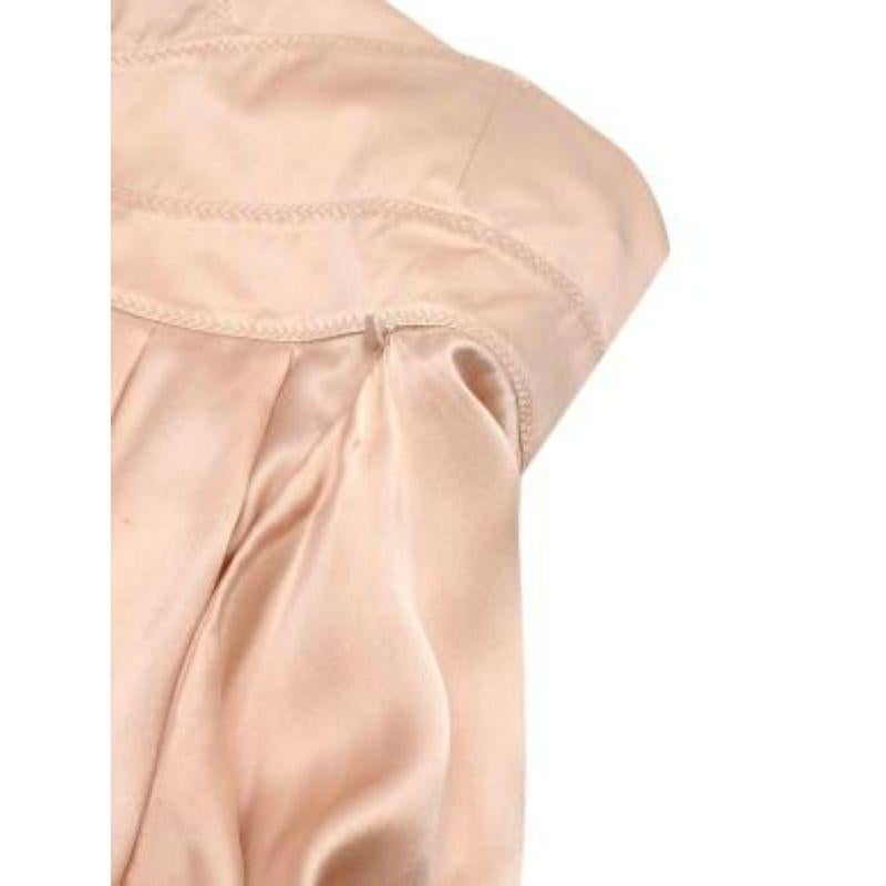 Shell pink silk-satin apron gown In Good Condition For Sale In London, GB