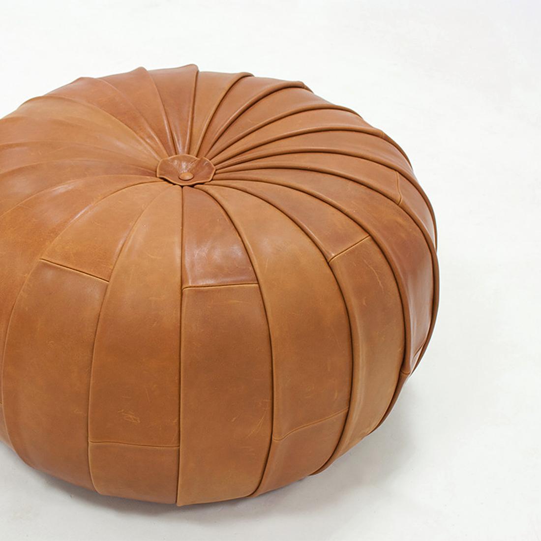 Espagnol Poufs en coquillage en vente