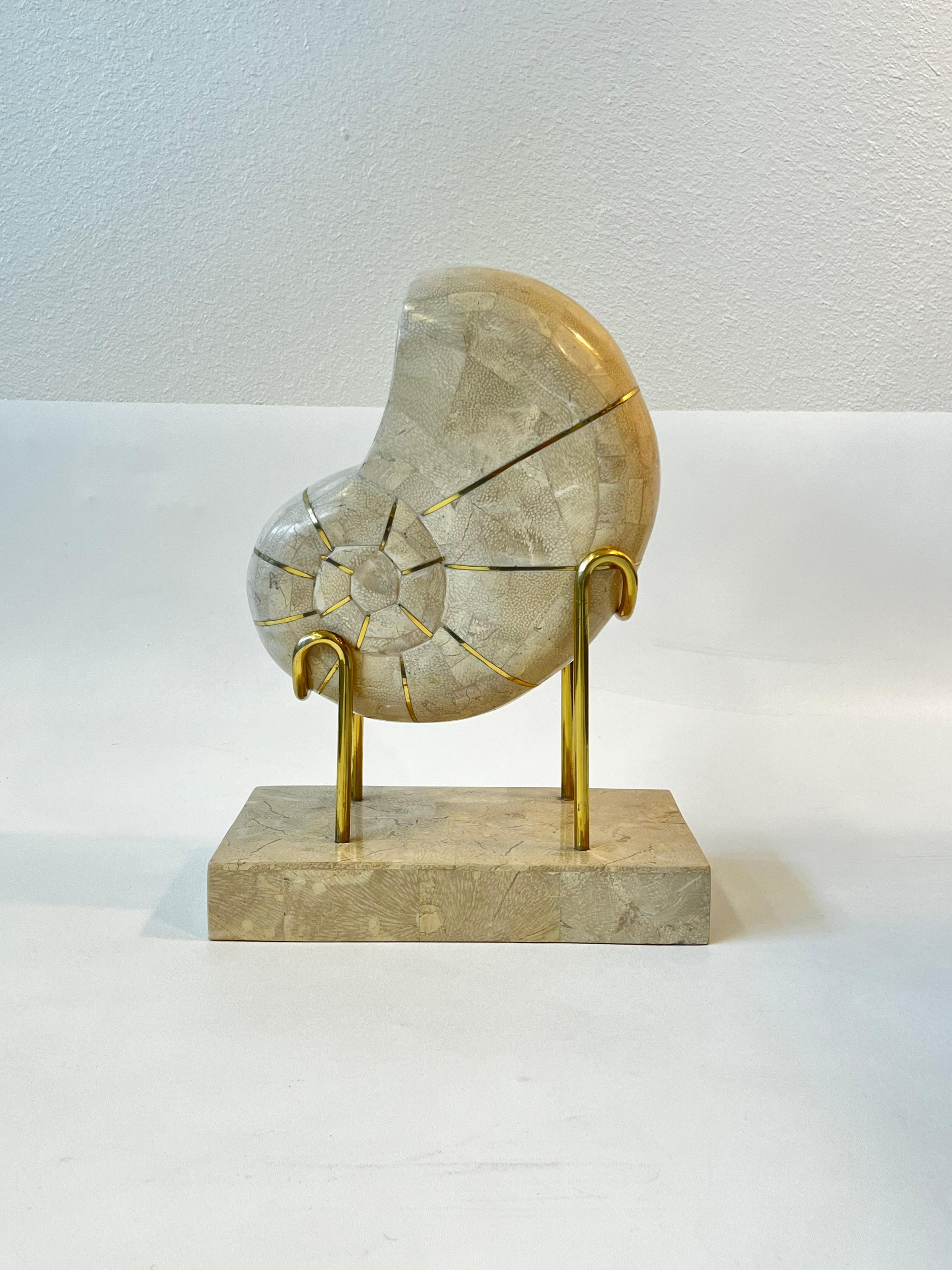 Fine XX secolo Scultura di conchiglie su supporto di Maitland Smith in vendita