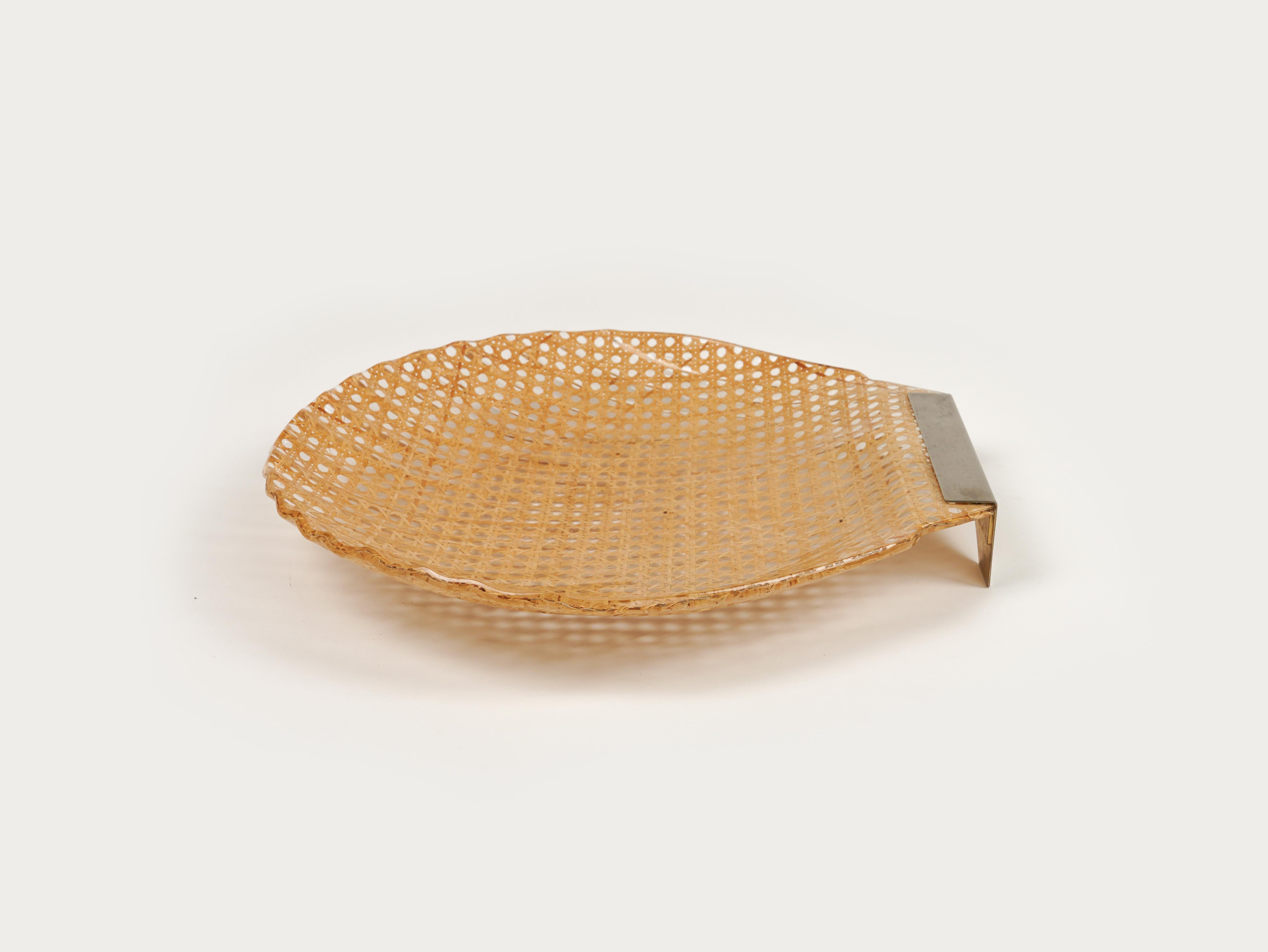 Shell Serving Tray Lucite and Rattan Christian Dior Style, France, 1970s For Sale 2
