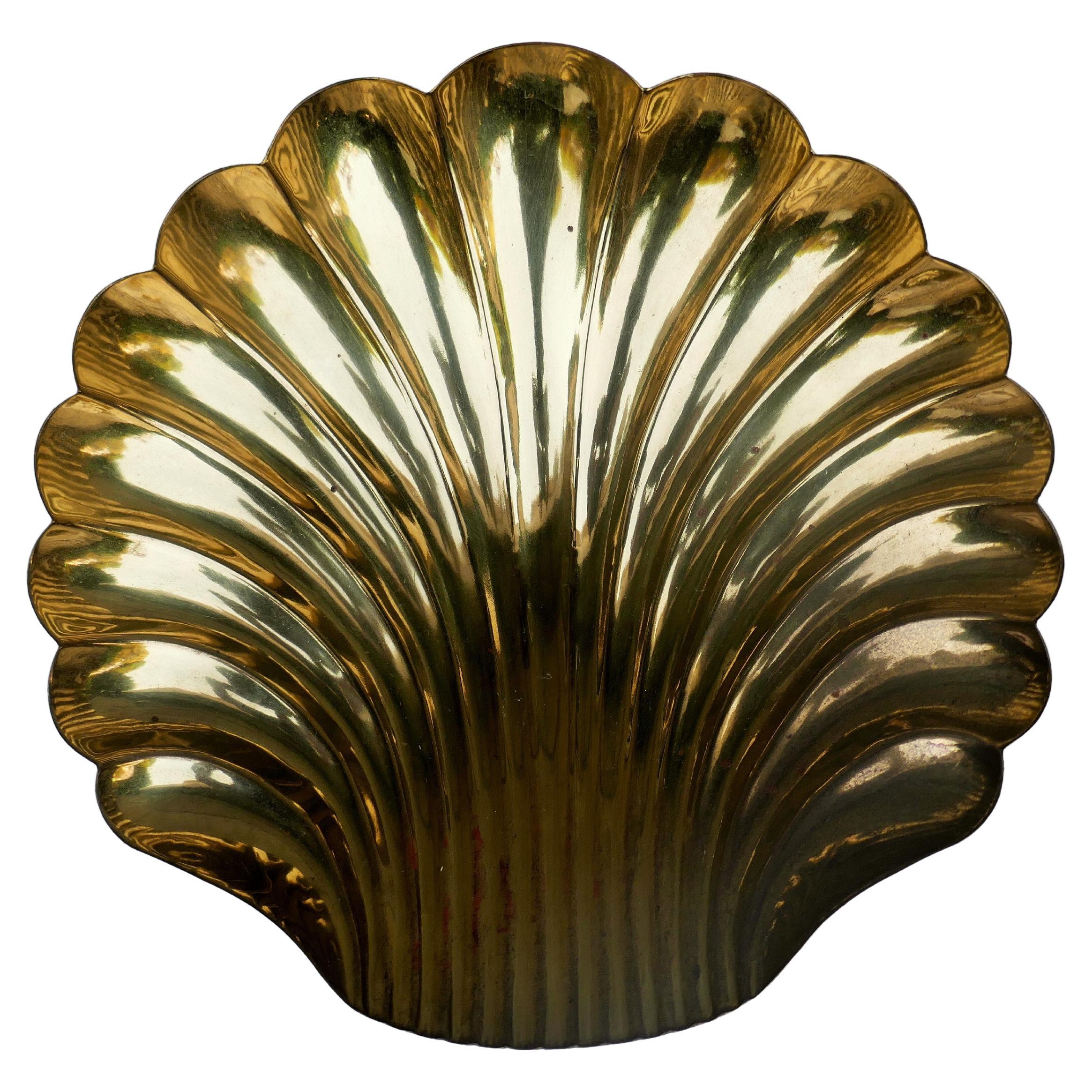 Muschelförmiger Aschenbecher oder Münzbehälter aus Messing, möglicherweise aus Indien im Zustand „Gut“ im Angebot in Lugo, IT