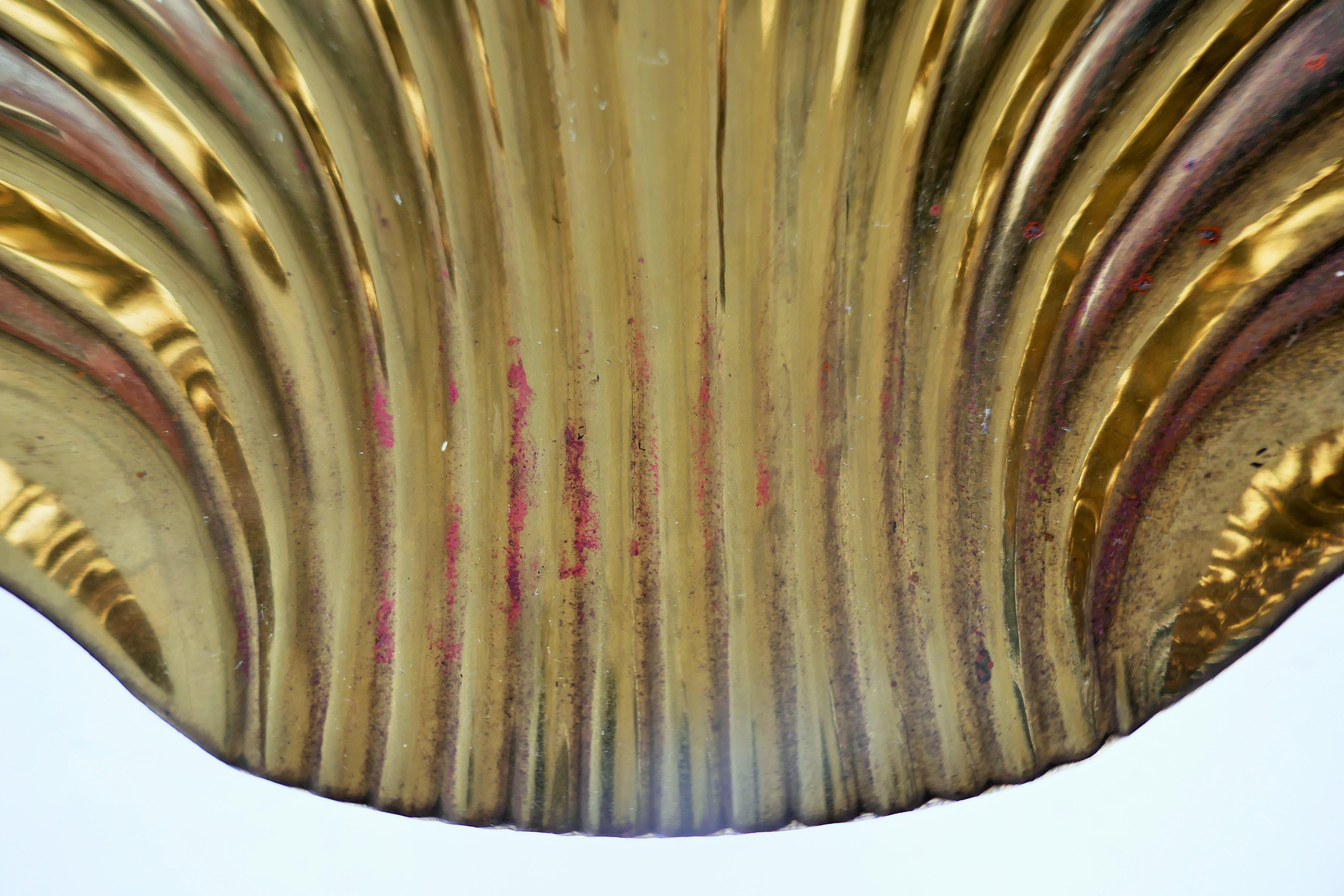 Muschelförmiger Aschenbecher oder Münzbehälter aus Messing, möglicherweise aus Indien im Angebot 1