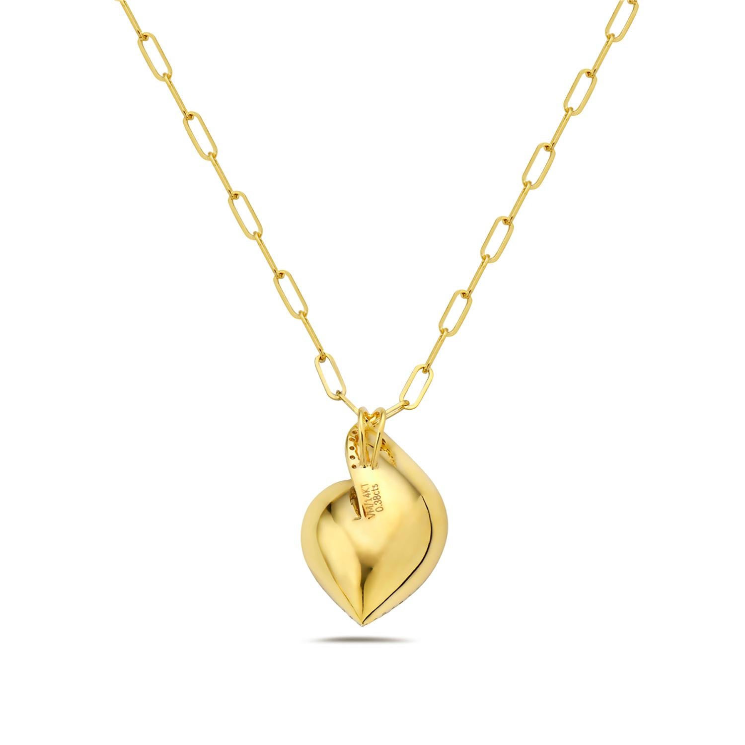 Mixed Cut Shell Shaped Carved Pendant in 14k Yellow Gold Bordered with Pave Diamonds For Sale