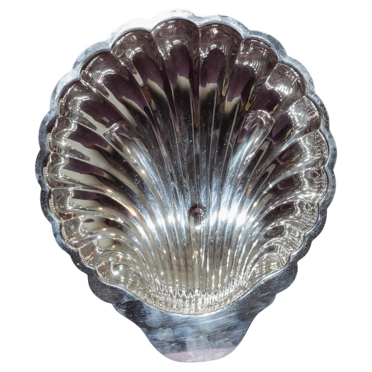 Coupe à fruits en forme de coquillage en métal argenté, 1970 en vente