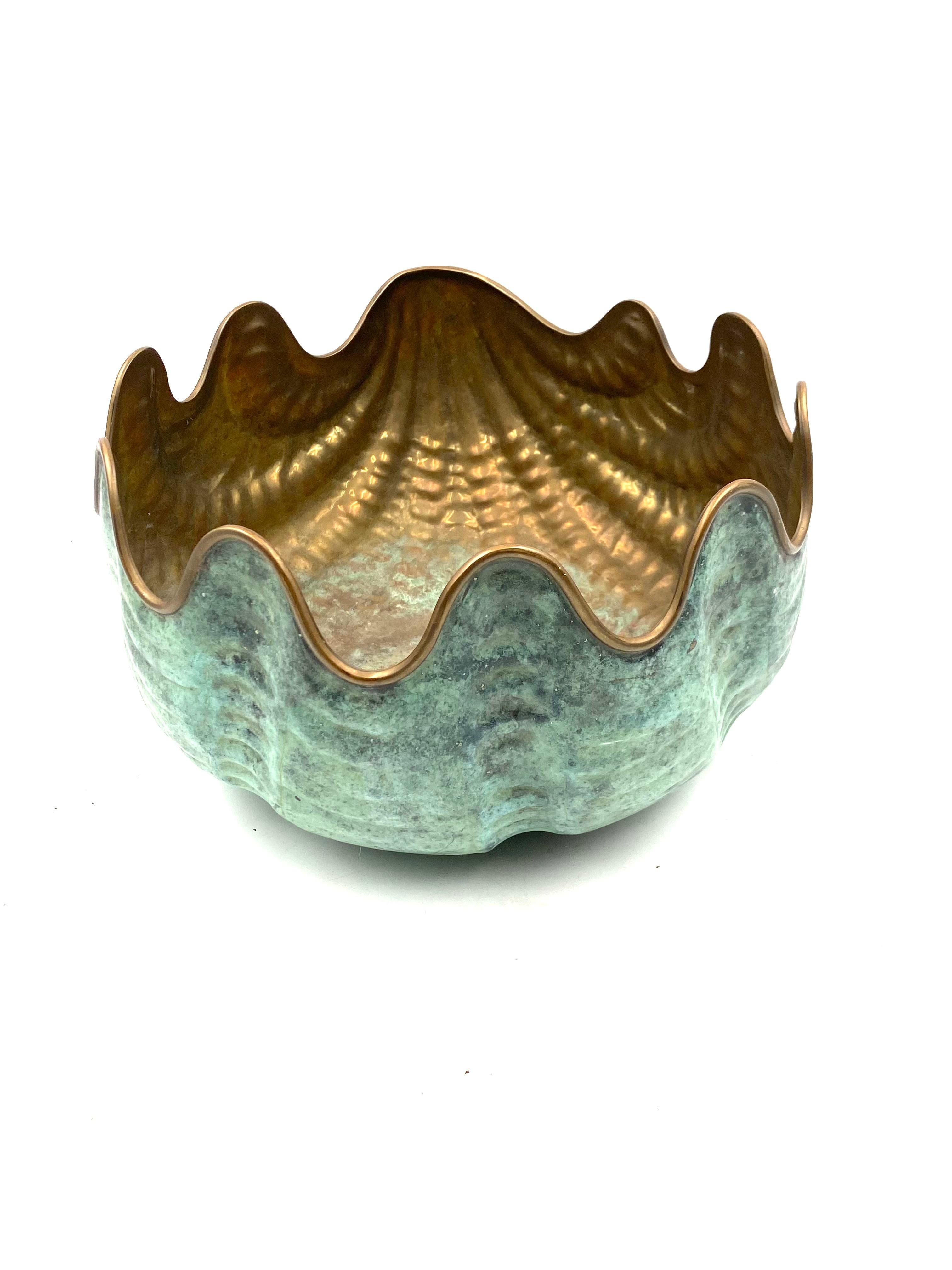 Shell Shaped Large Bowl / Centerpiece, Italy, 1970s 5