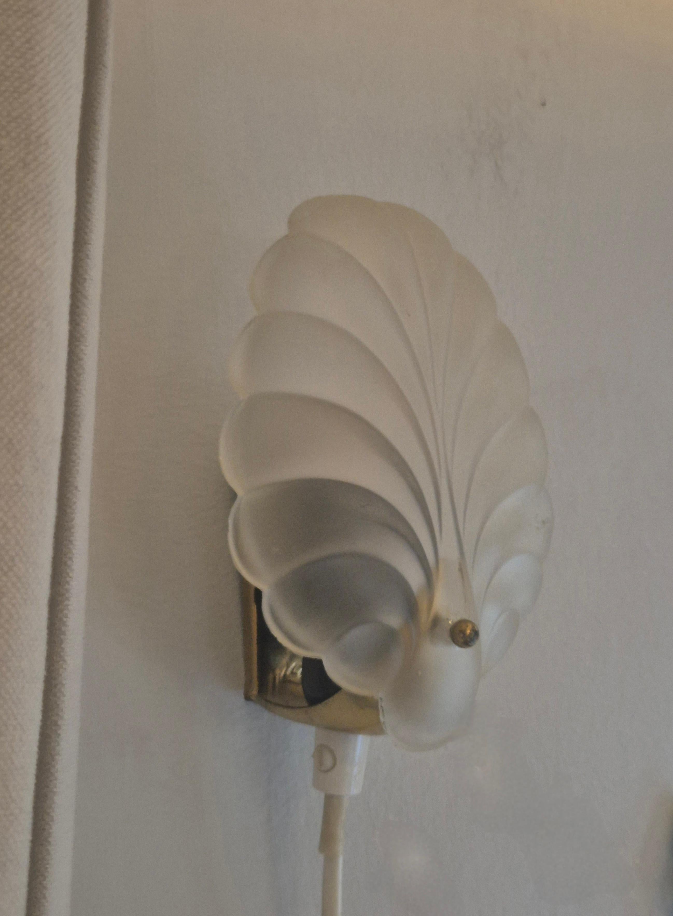 Mid-20th Century Shell-shaped sconce in frosted glass, Swedish Moden 1950s For Sale