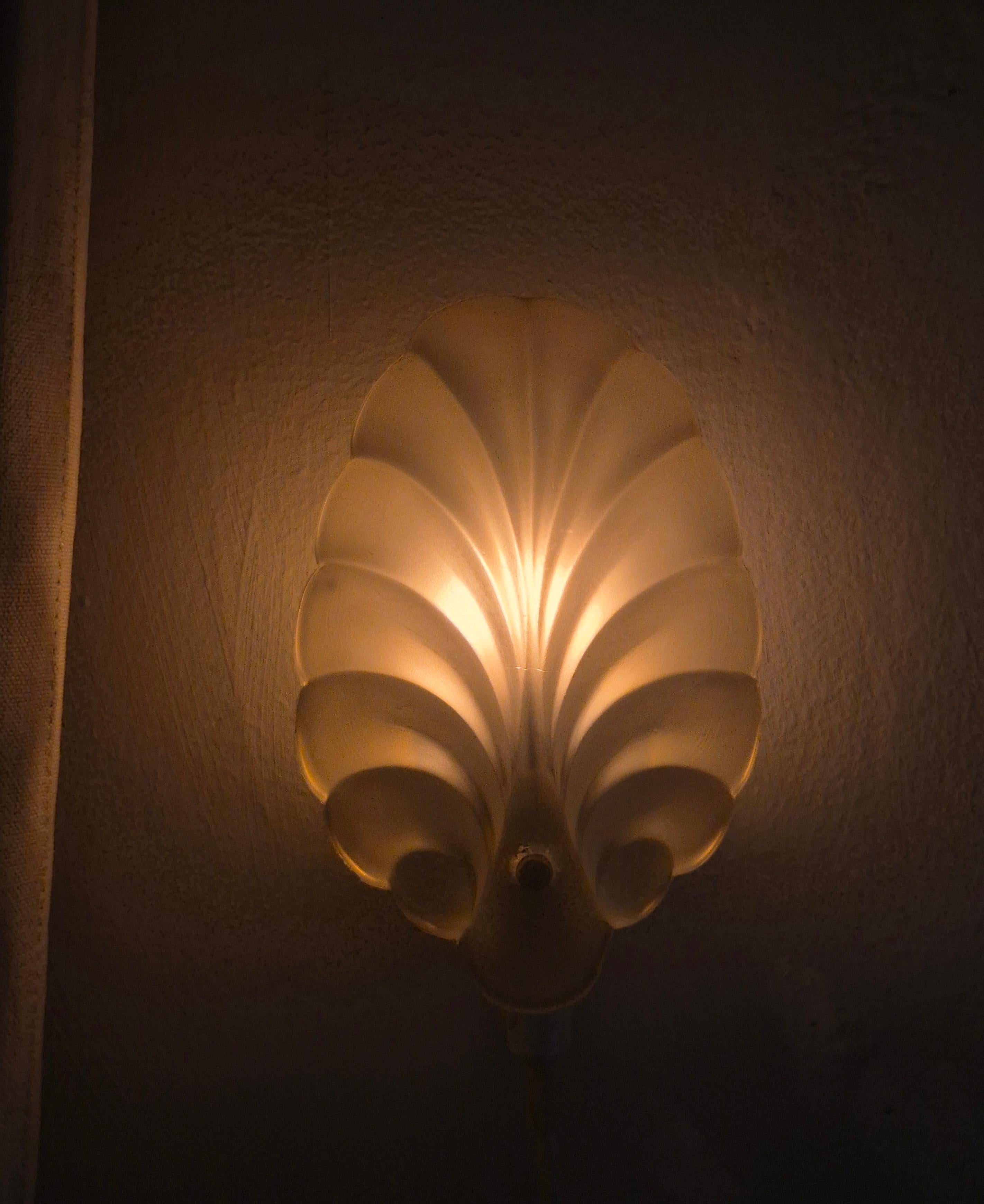 Glass Shell-shaped sconce in frosted glass, Swedish Moden 1950s For Sale