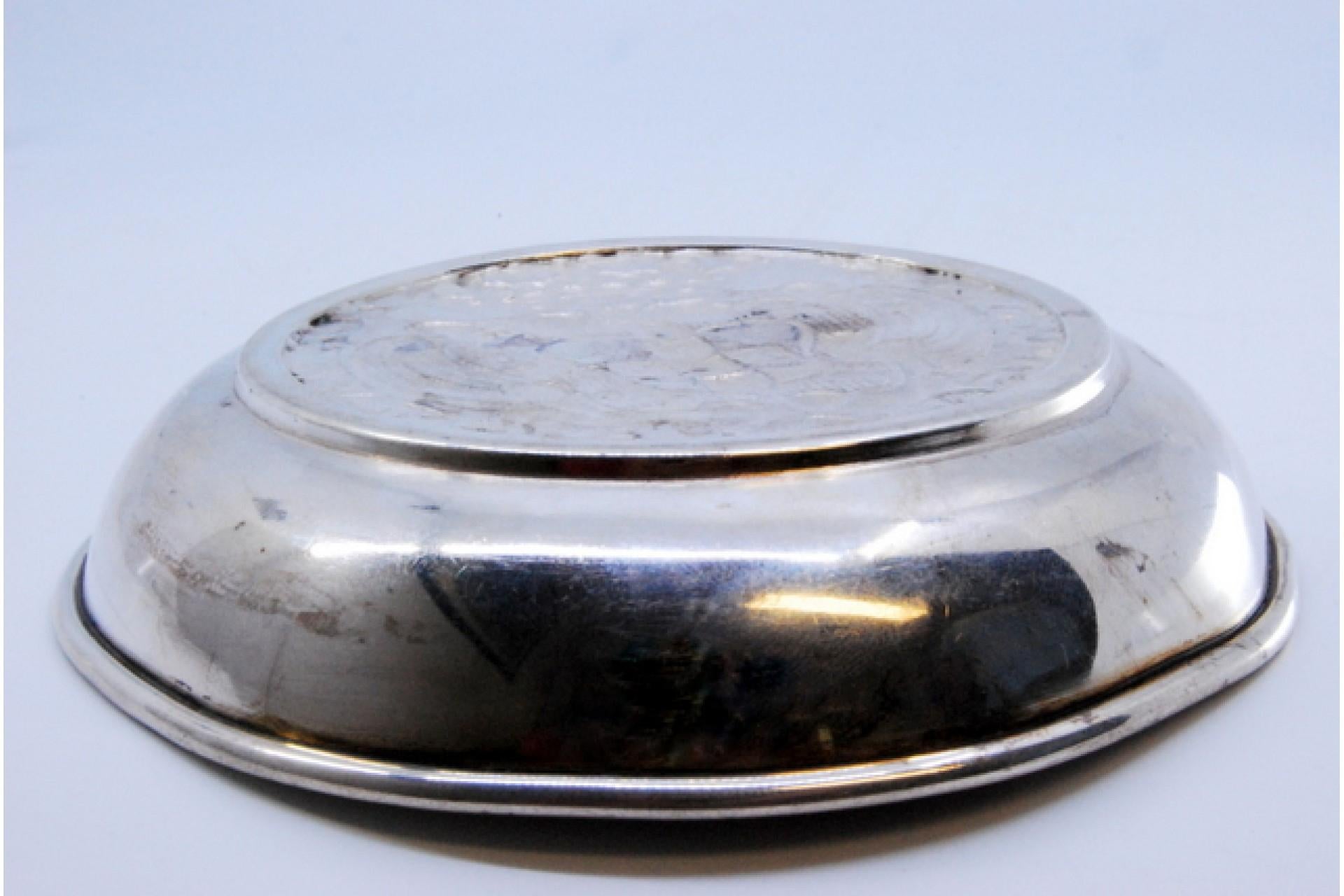 20th Century Shell-shaped silver ashtray and cigarette holder made of D. João coins For Sale