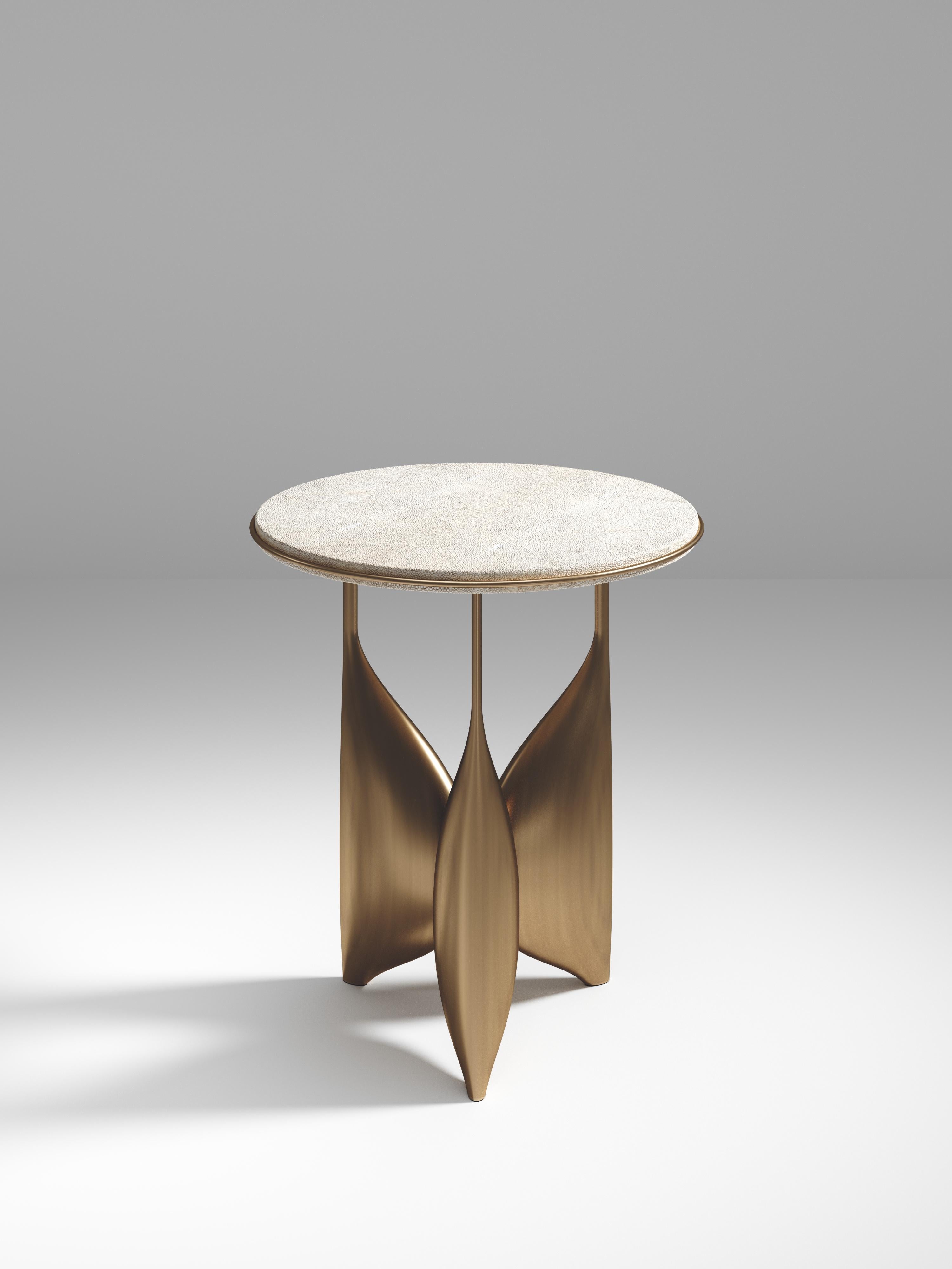 Shell Side Table with Bronze Patina Brass Details by Kifu Paris For Sale 10