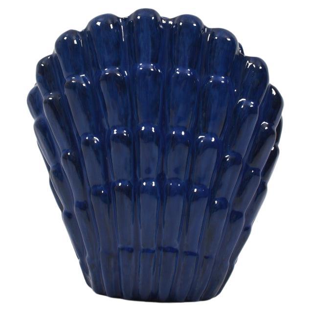 Shell vase by Vicke Lindstrand for Upsala-Ekeby, 1940s For Sale