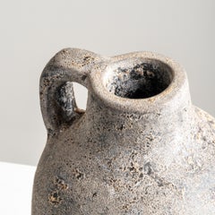 Muschelvase, handgefertigter, strukturierter Terrakotta-Krug in Grau