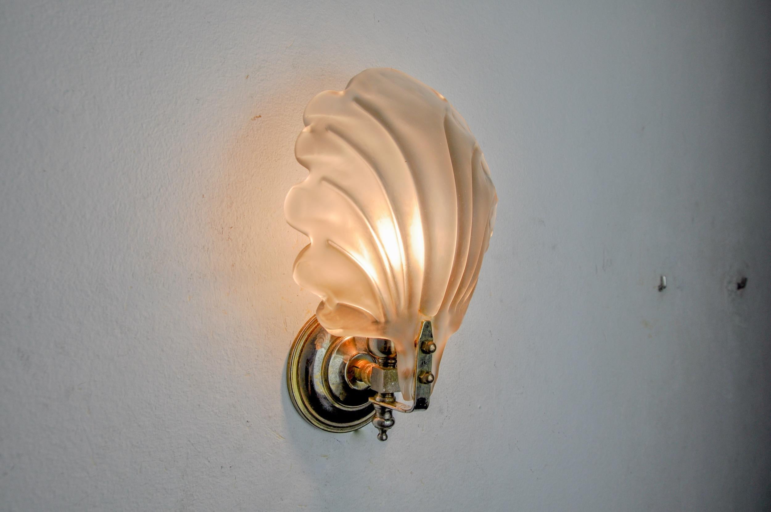 Late 20th Century Shell wall lamp, murano glass, italy, 1970 For Sale