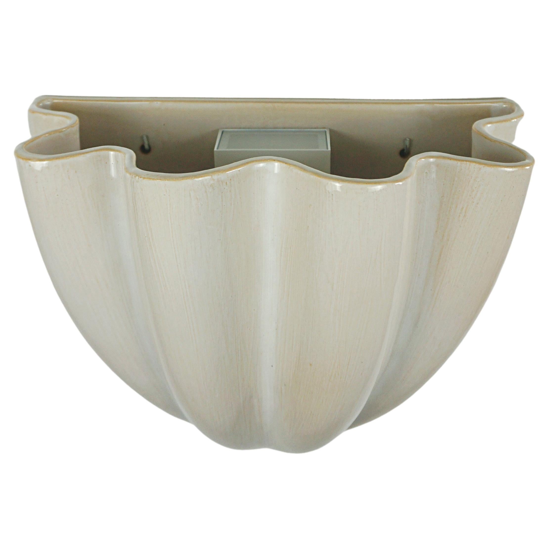 Applique a conchiglia, rapporto aureo, illuminazione a LED e ceramica smaltata in vendita