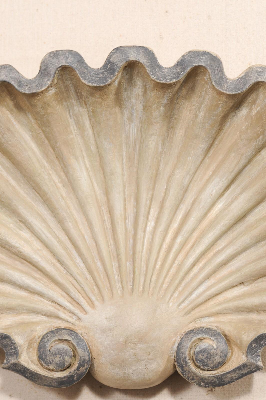 Muschel Wandtafel, geschnitzt & bemalt Wood im Angebot 2