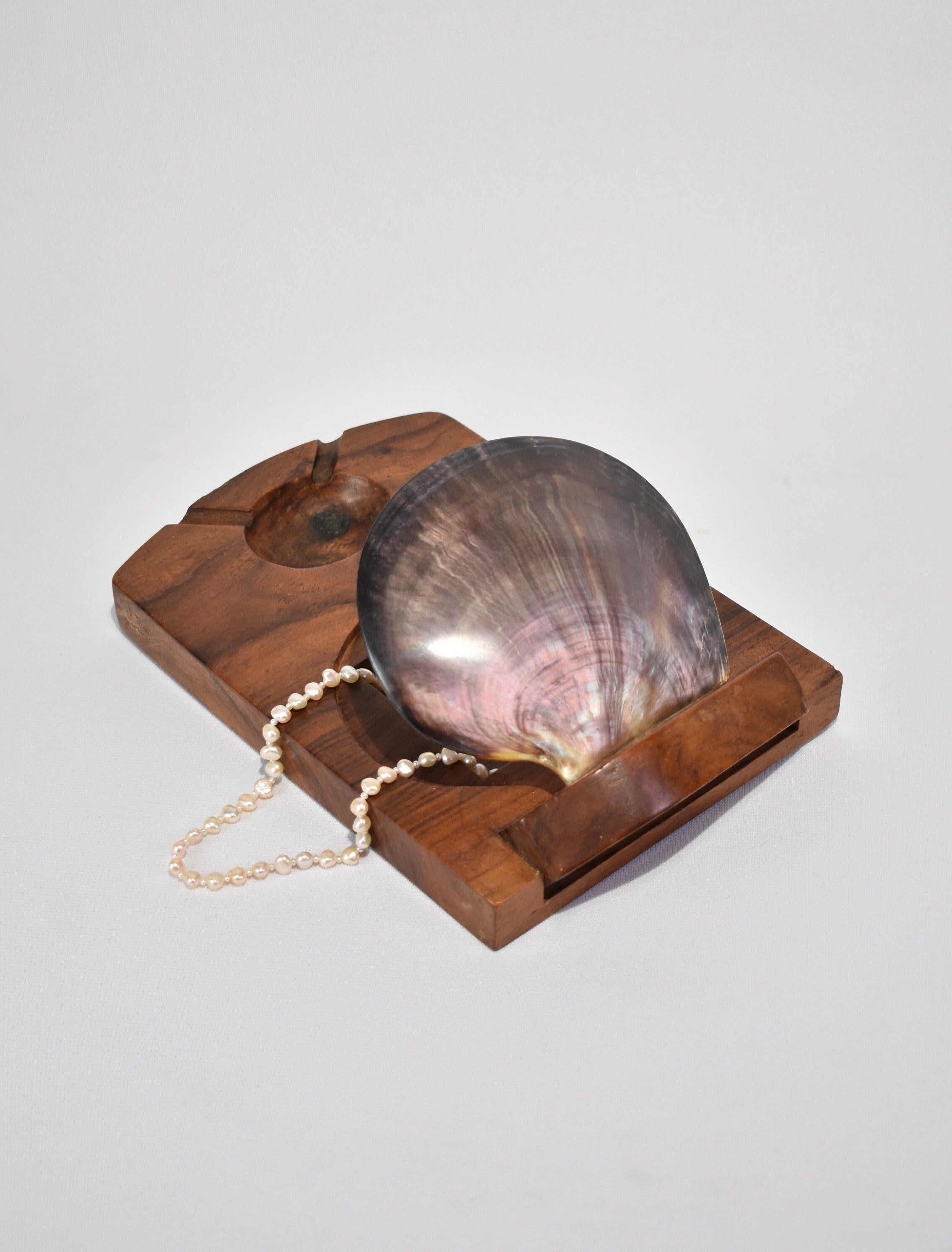 Rare, beautiful shell hinge-lidded wood box and catchall or ashtray in the style of Alexandre Noll. A true Objet d'art.