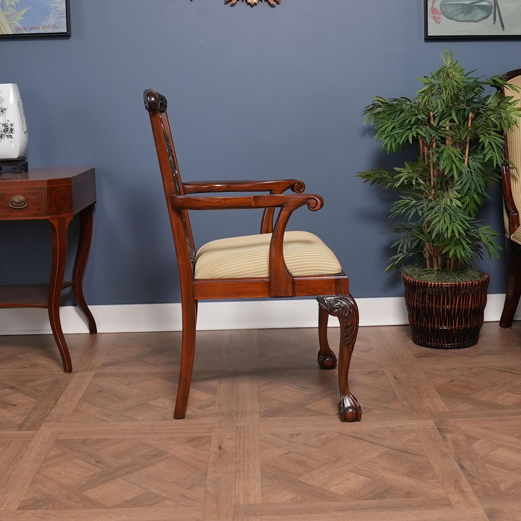 Chippendale Sedie da pranzo in mogano Shellback, set da 10 in vendita