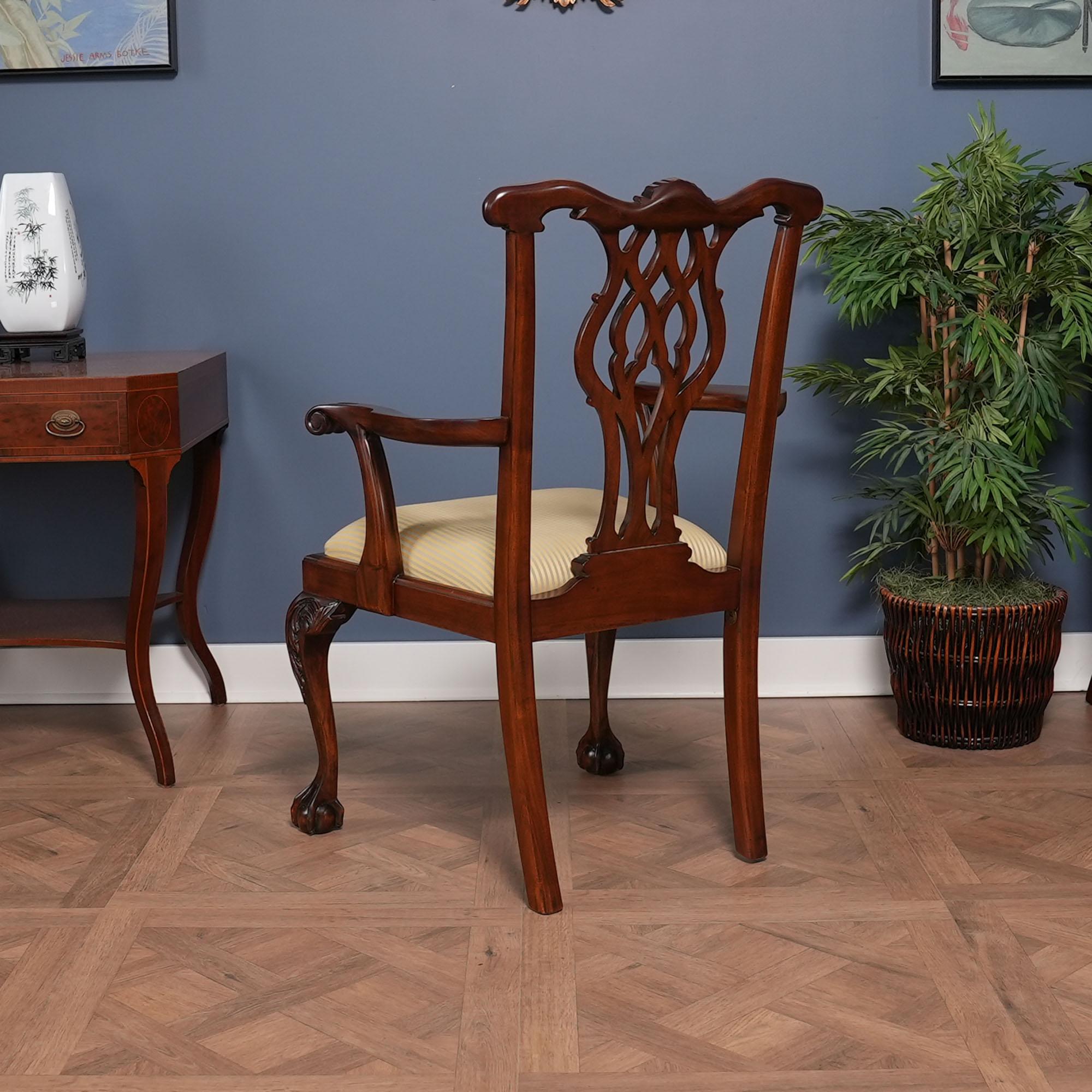 XXI secolo e contemporaneo Sedie da pranzo in mogano Shellback, set da 10 in vendita