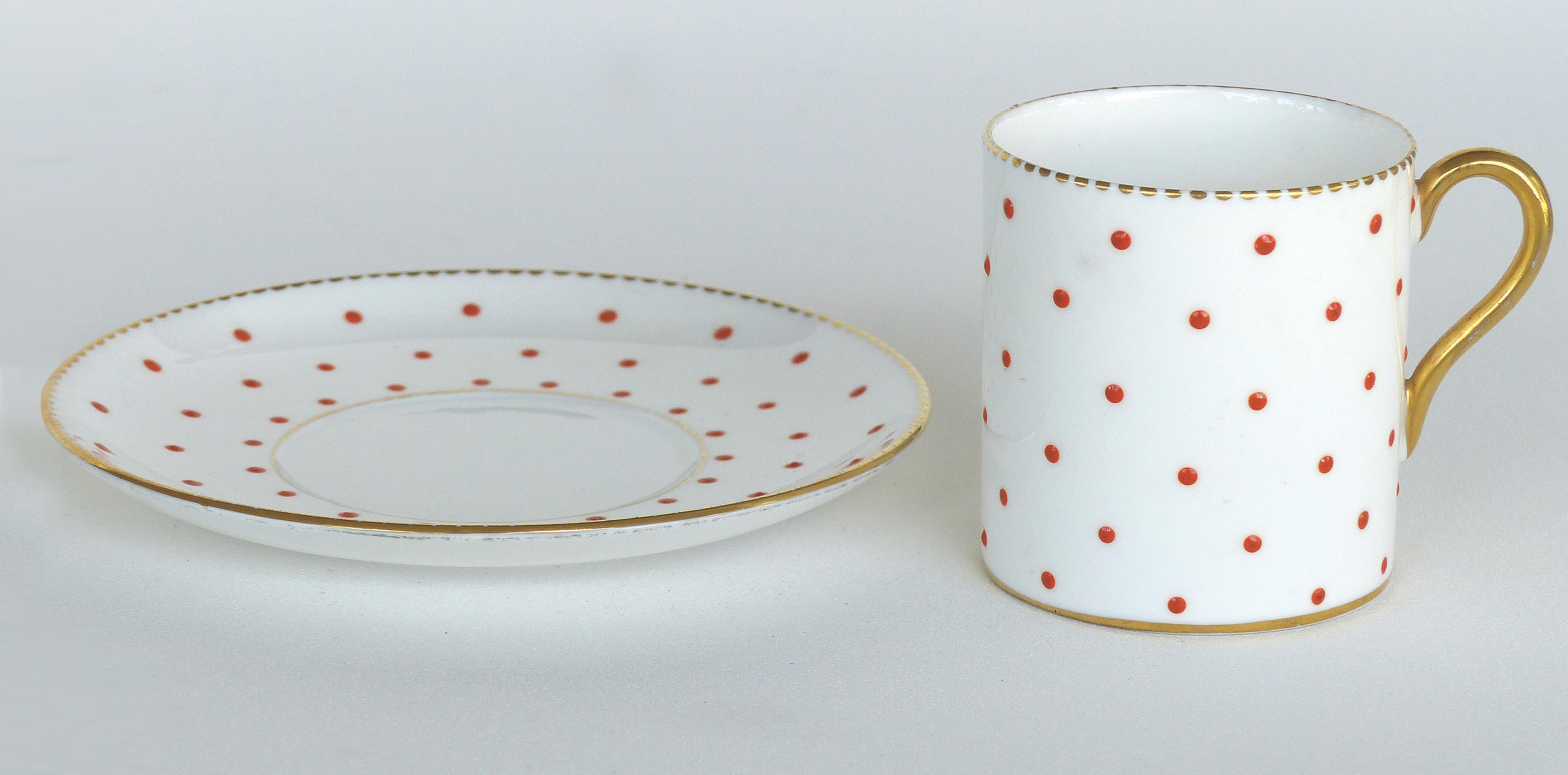 Mid-Century Modern Tasses et soucoupes à demi-tasse en porcelaine fine à la cendre d'os émaillée et dorée Shelley England en vente