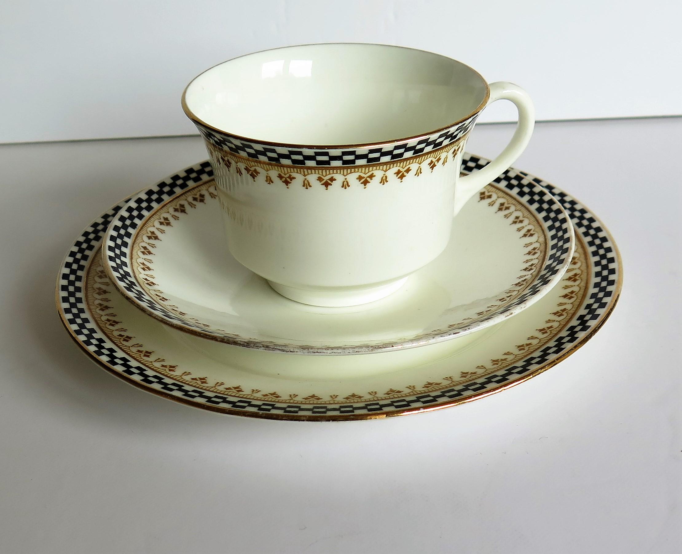 Art Deco period Shelley Porcelain 13 Piece Part Tea Set ptn 10797, circa 1920 For Sale 2