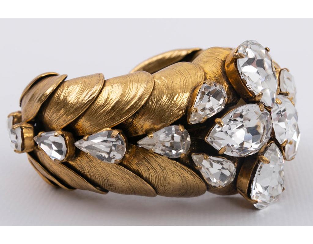 Shells and Rhinestones Bracelet in Golden Metal For Sale 3