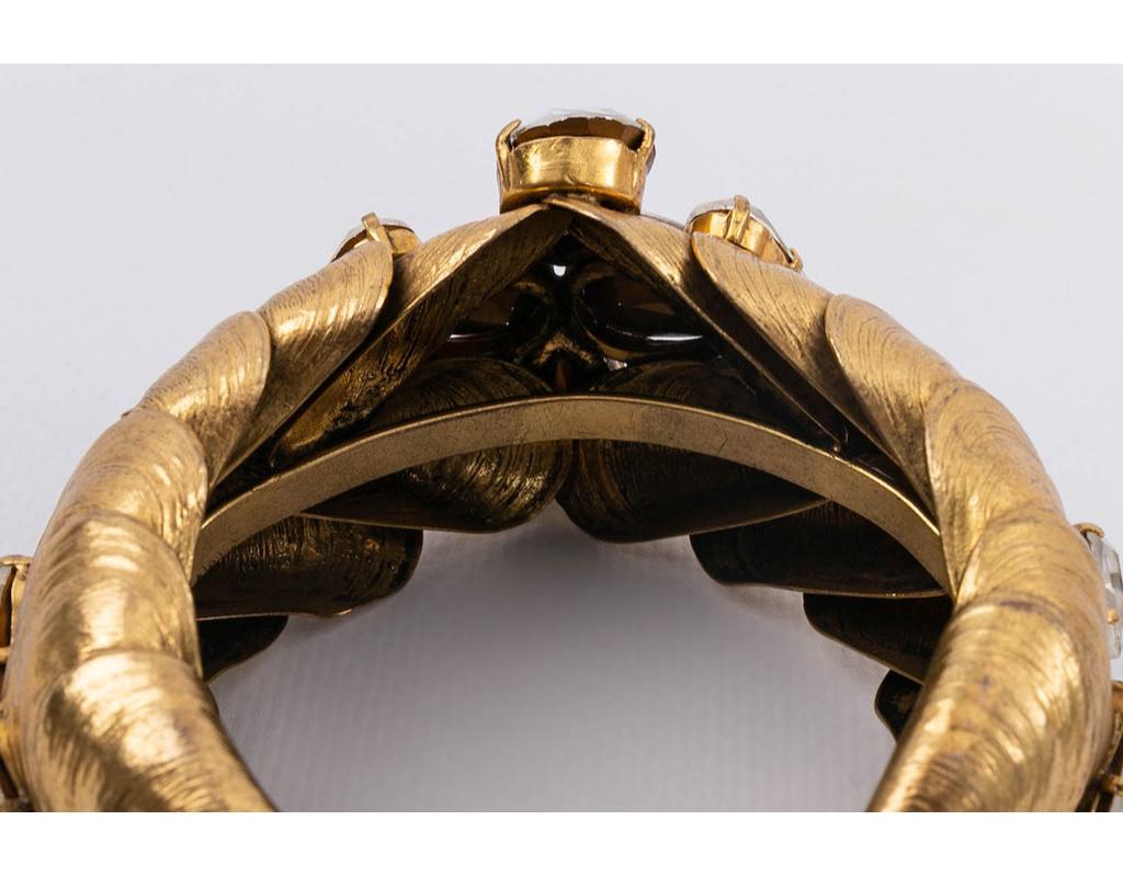 Shells and Rhinestones Bracelet in Golden Metal For Sale 5