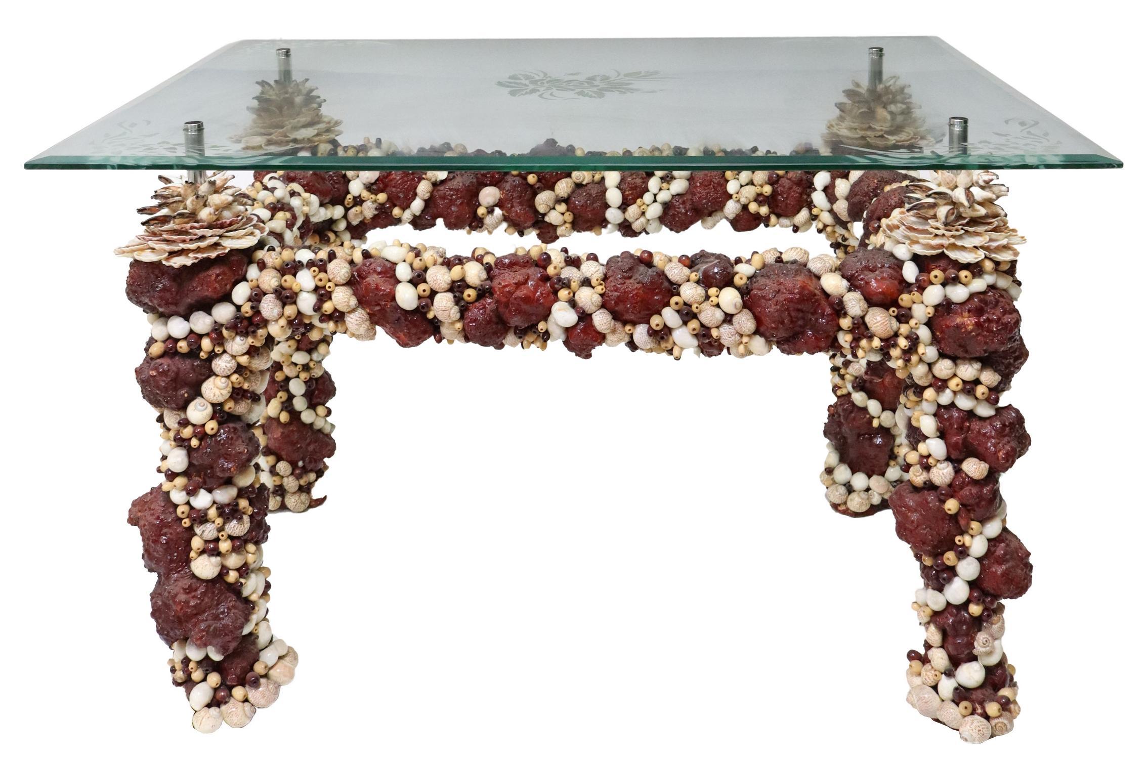 Shellwork decorated side table, in the manner of Anthony Redmile  In Good Condition For Sale In Houston, TX