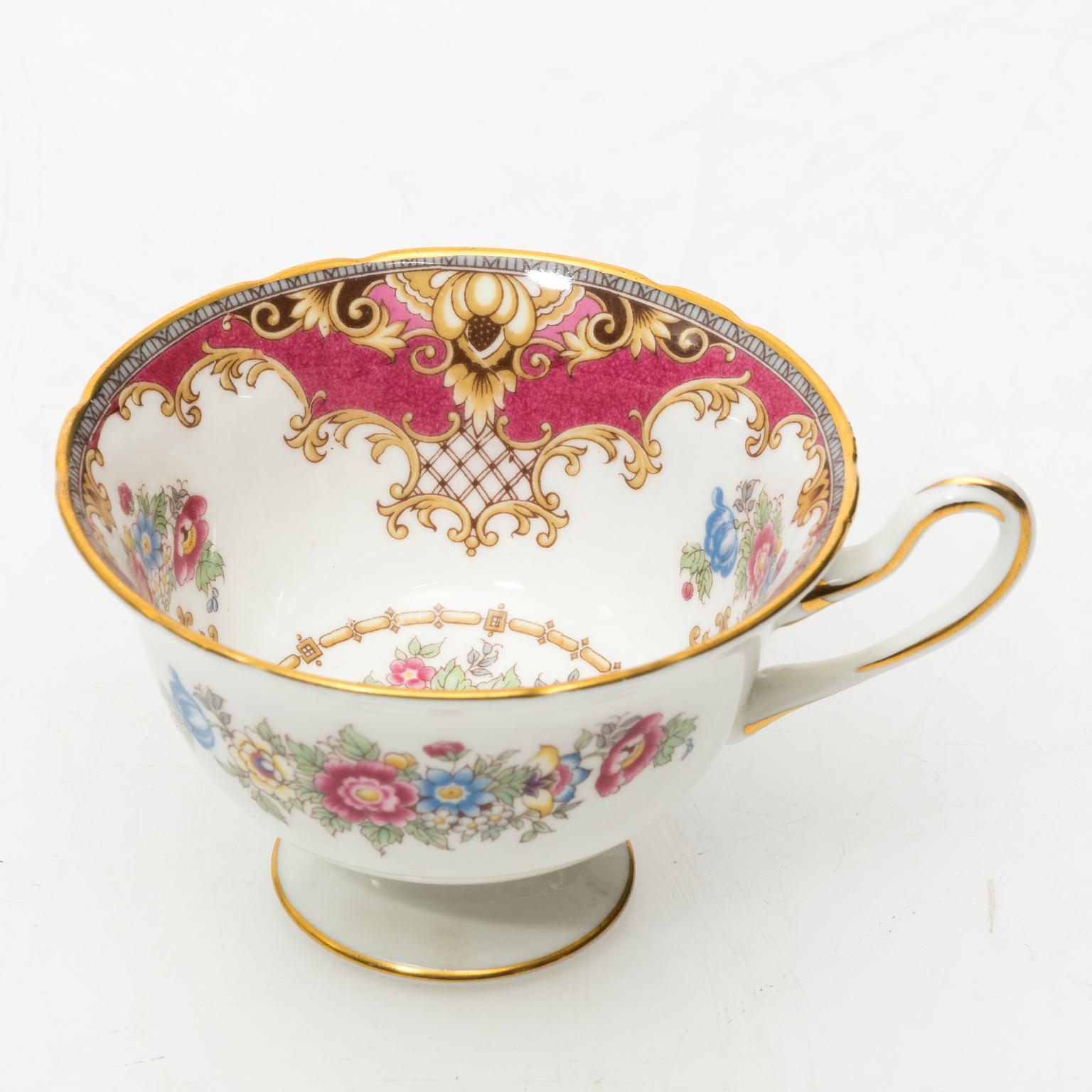 Shelly Sheraton Pattern English Footed Teacup and Saucer 3