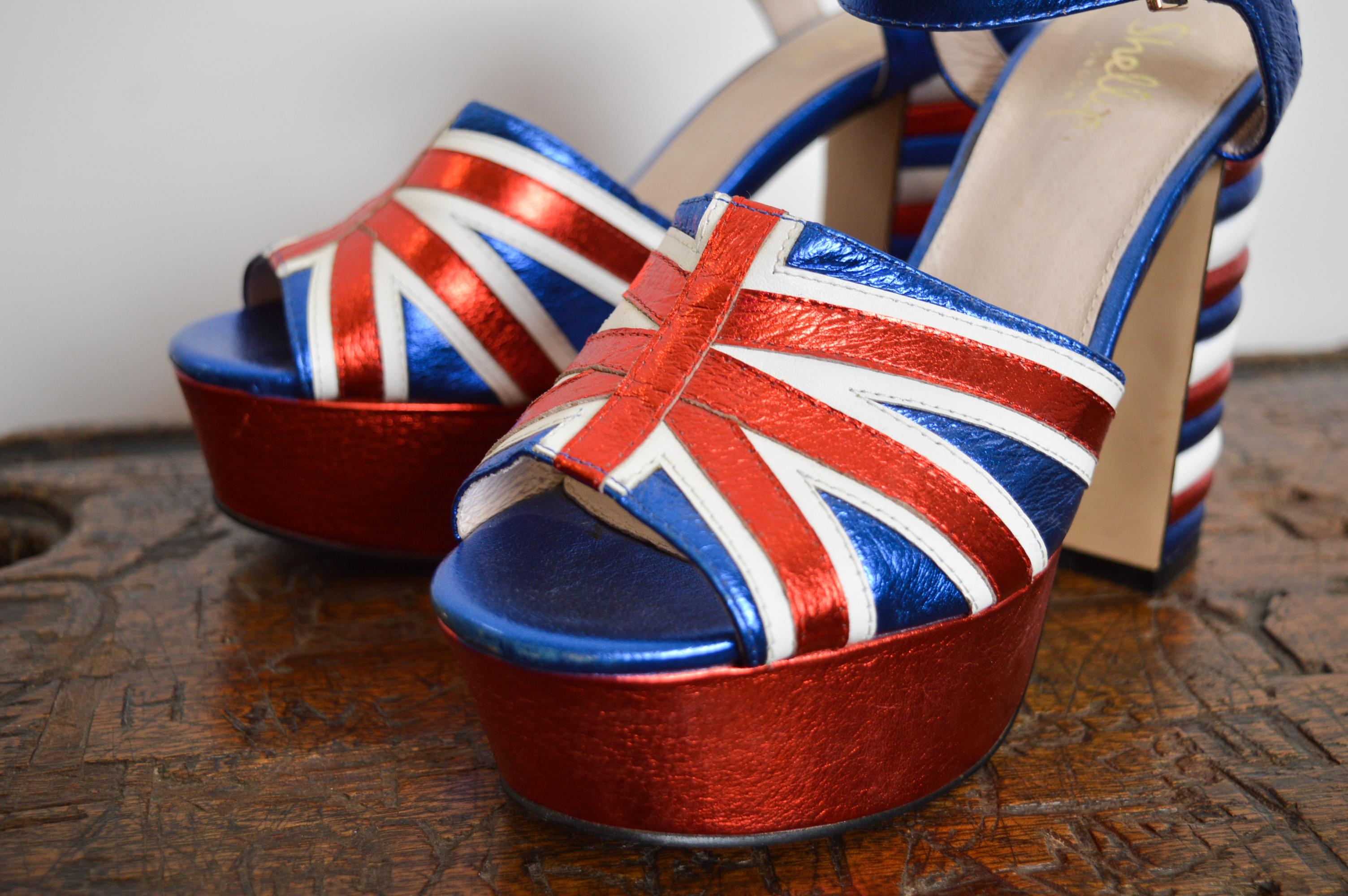 Shellys London Incredible 2000s Union Jack England Flag Leather Platform Sandals For Sale 2